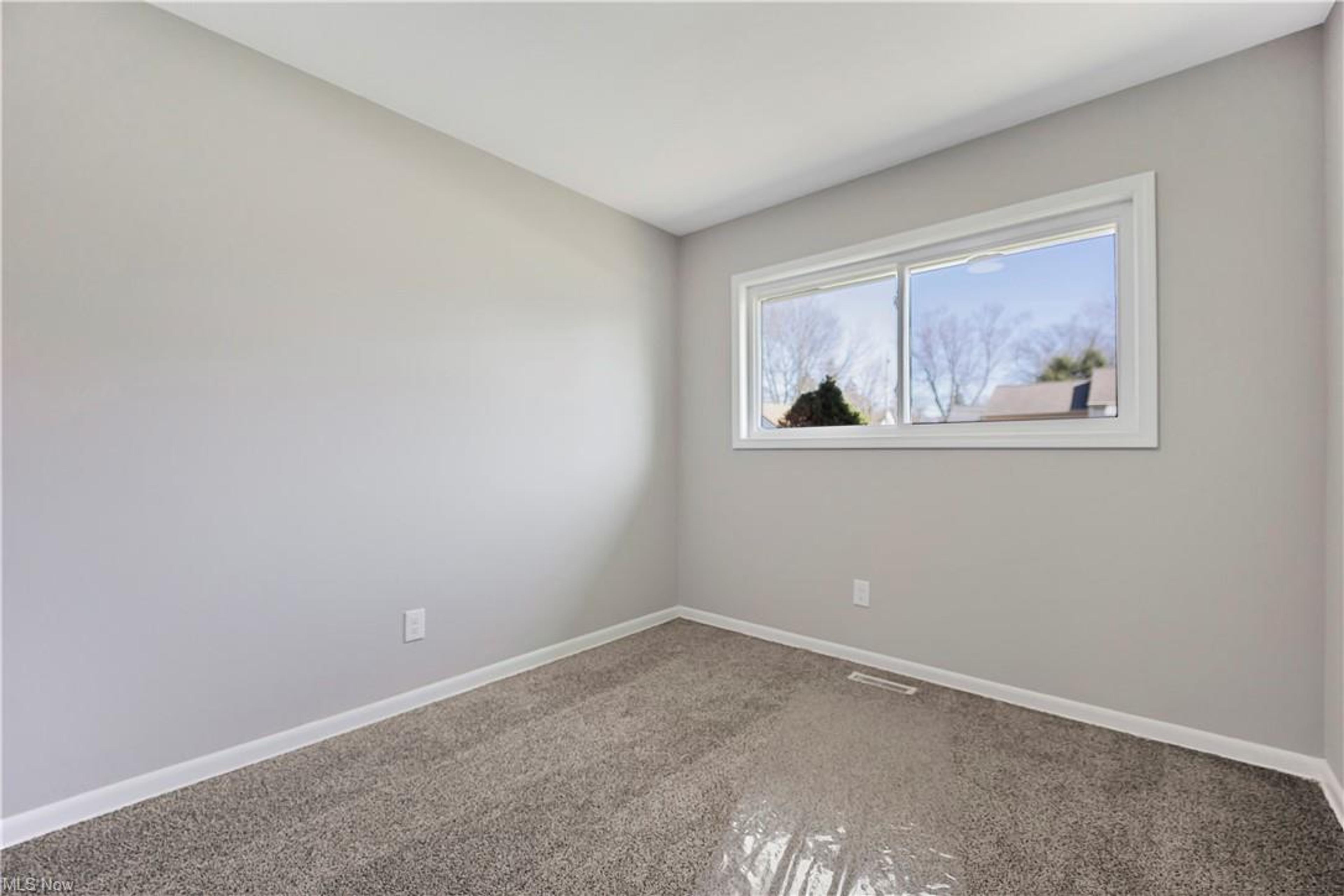 1008 Mohegan Trail, Willoughby - photo 14