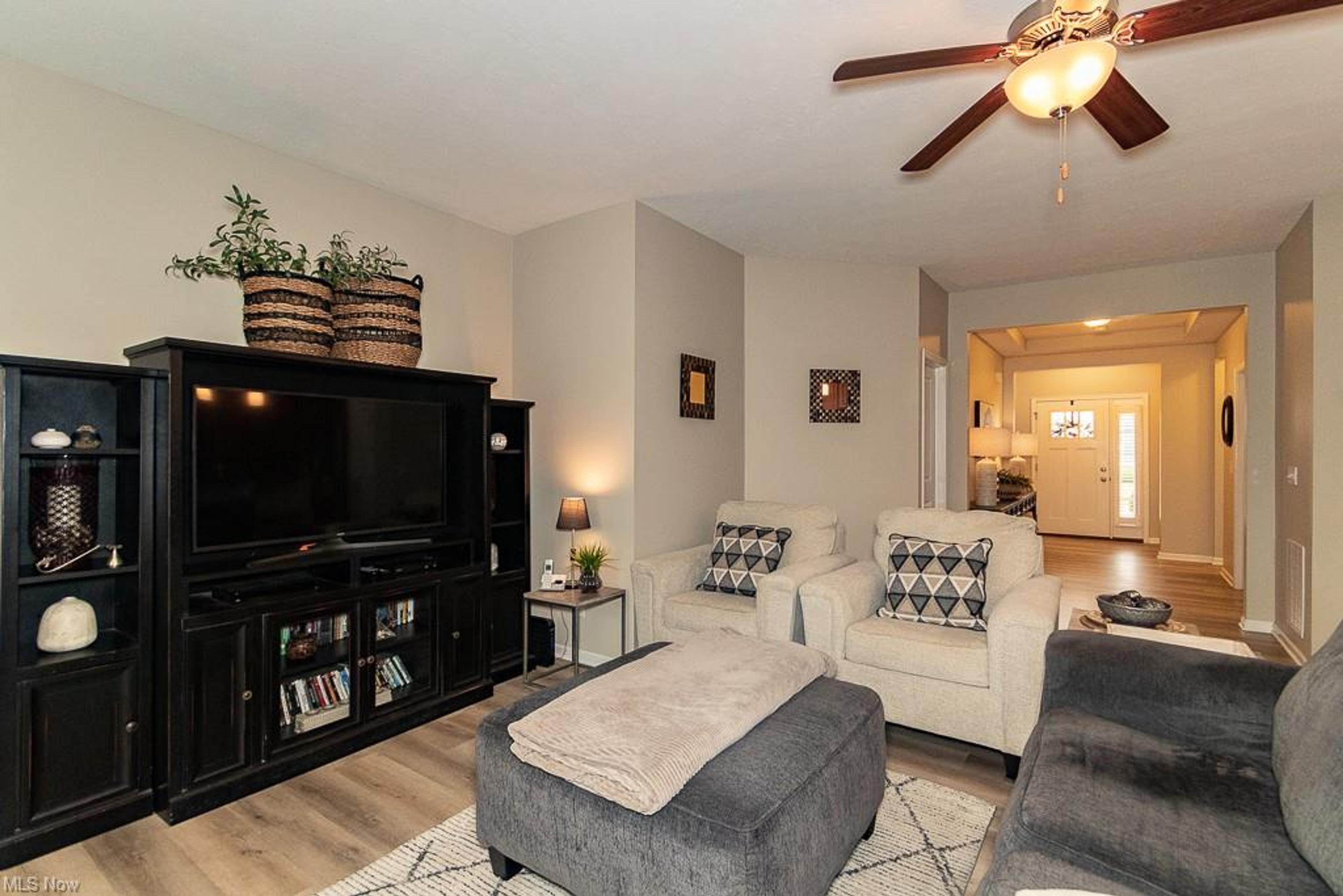 8693 Prairie Grass Lane, Mentor - photo 3