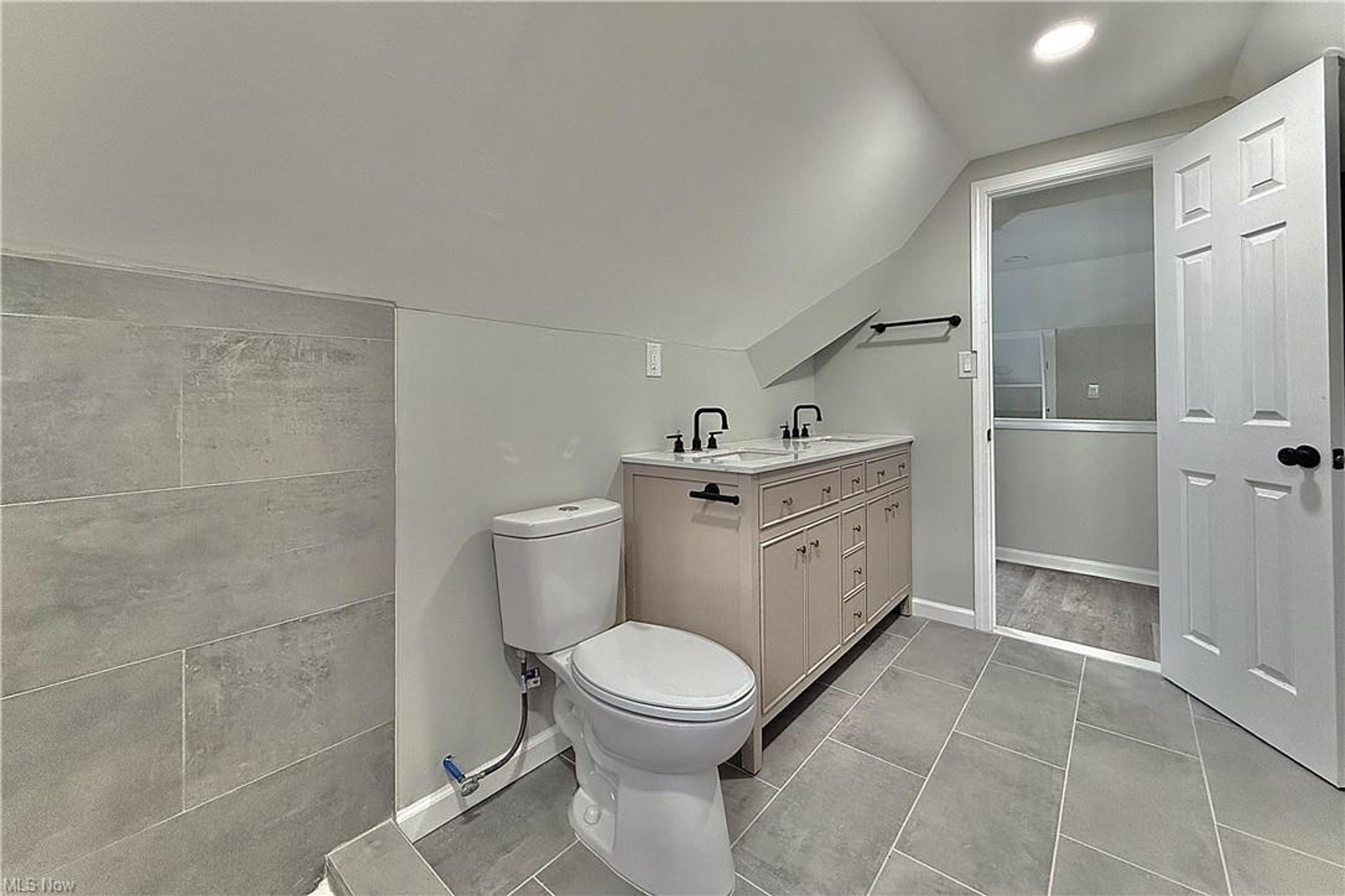 420 E 323rd Street, Willowick - photo 22