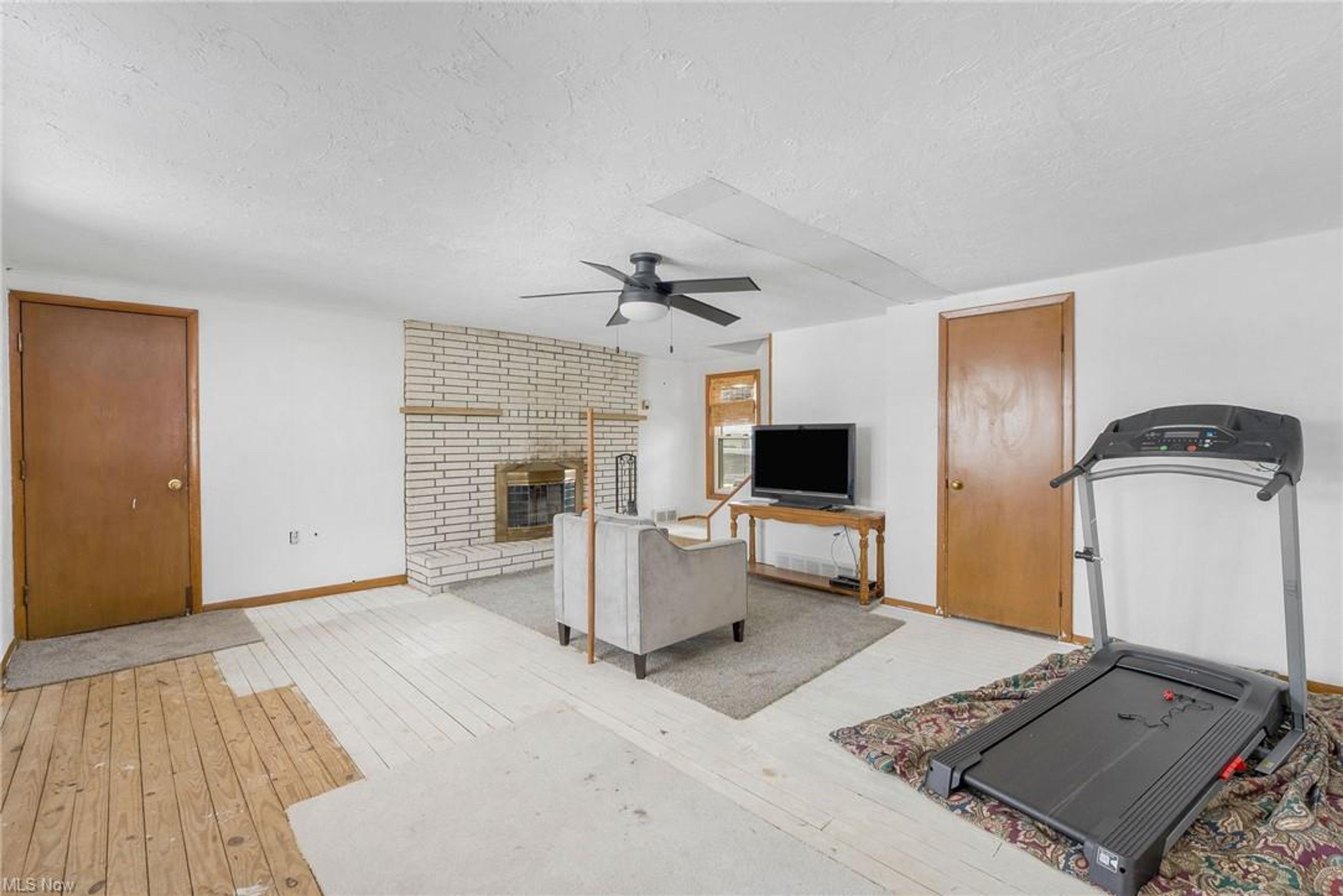 1 E Shore Boulevard, Timberlake - photo 1
