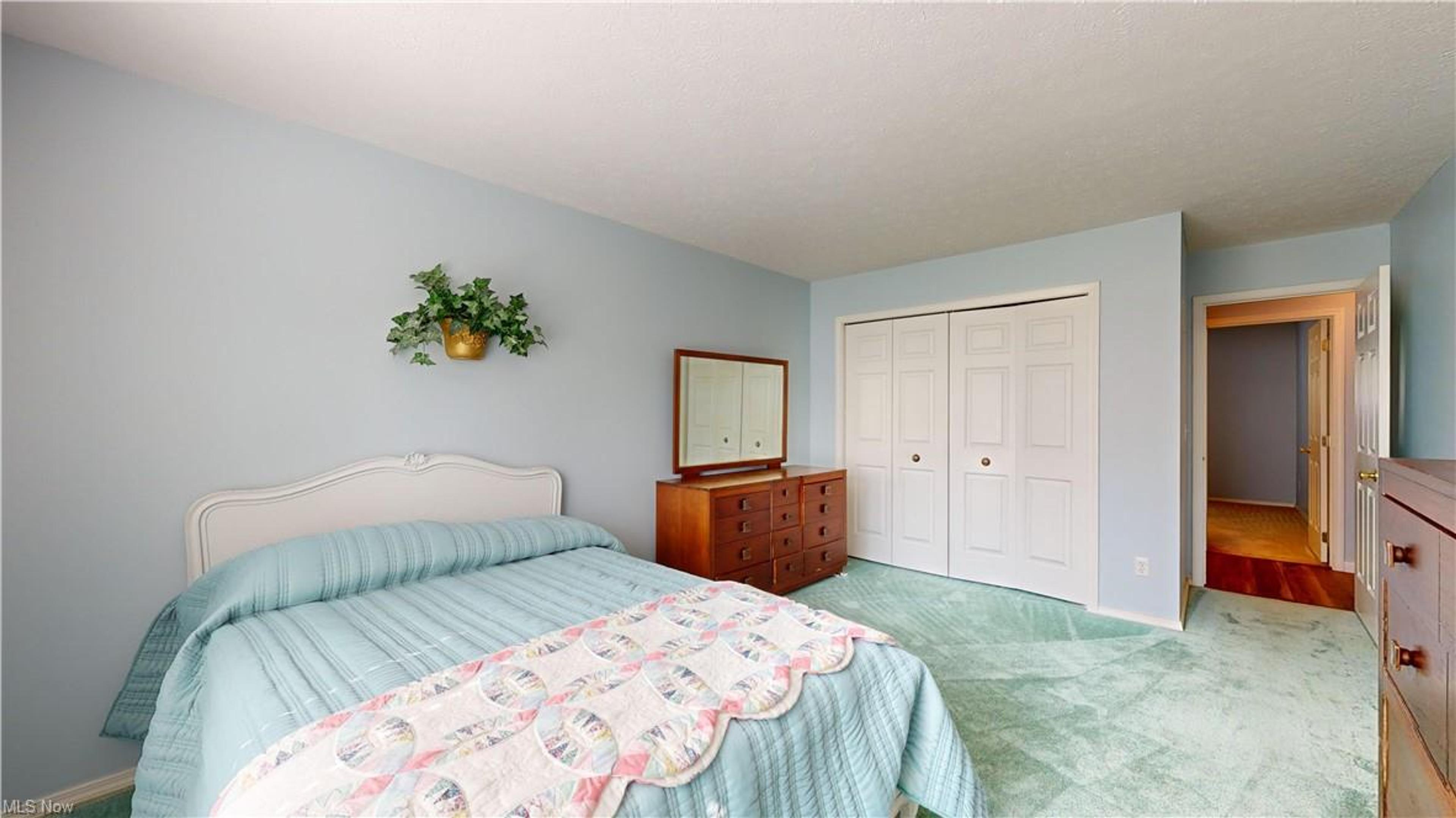 14725 Lakeview Drive, Middlefield - photo 4