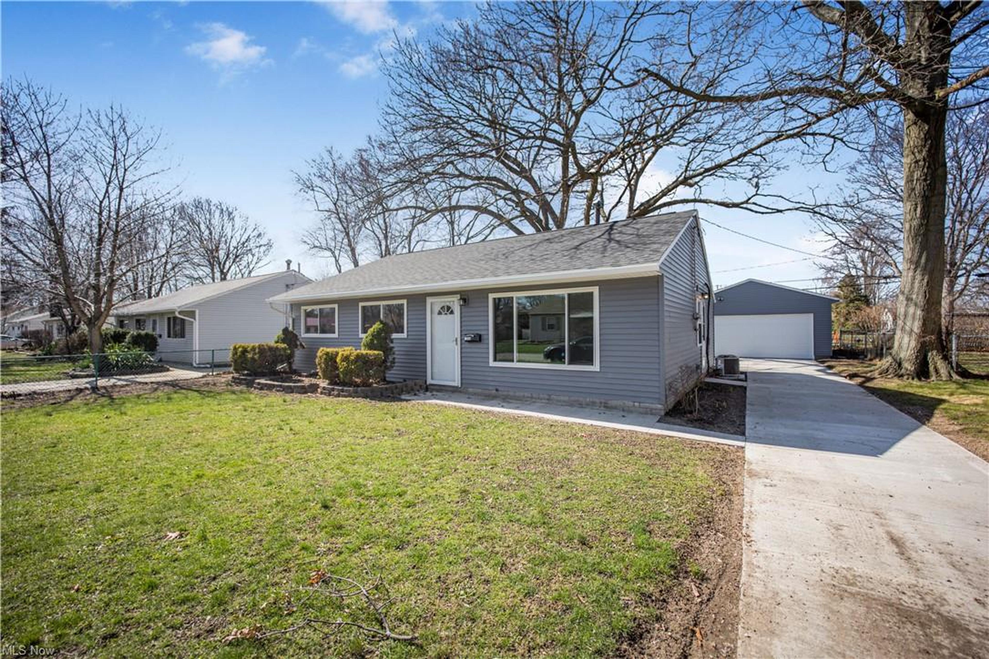 1008 Mohegan Trail, Willoughby - photo 2