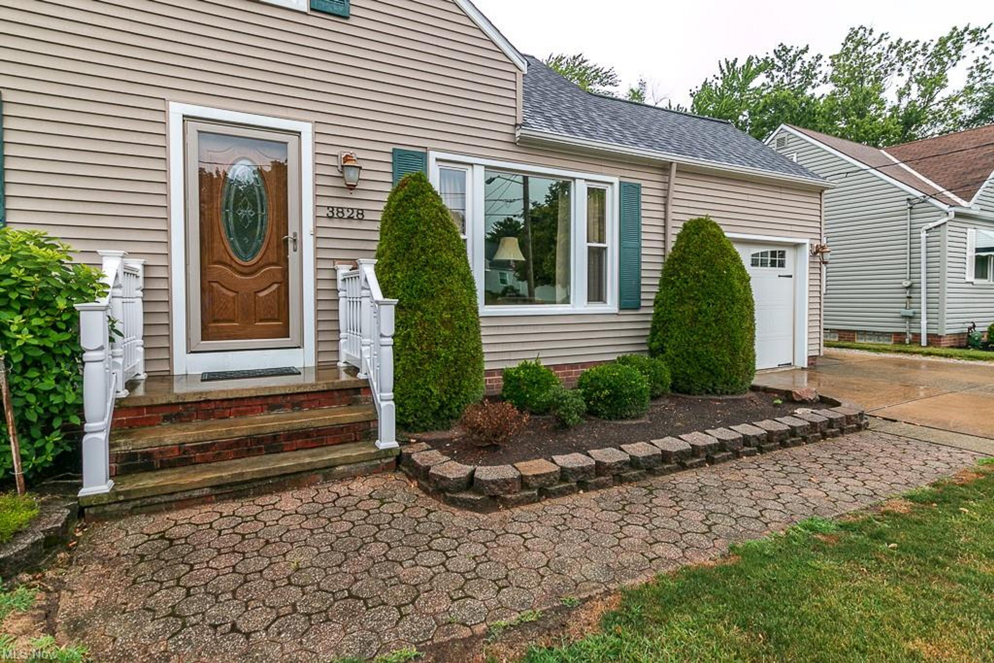 3828 E 365th Street, Willoughby - photo 3