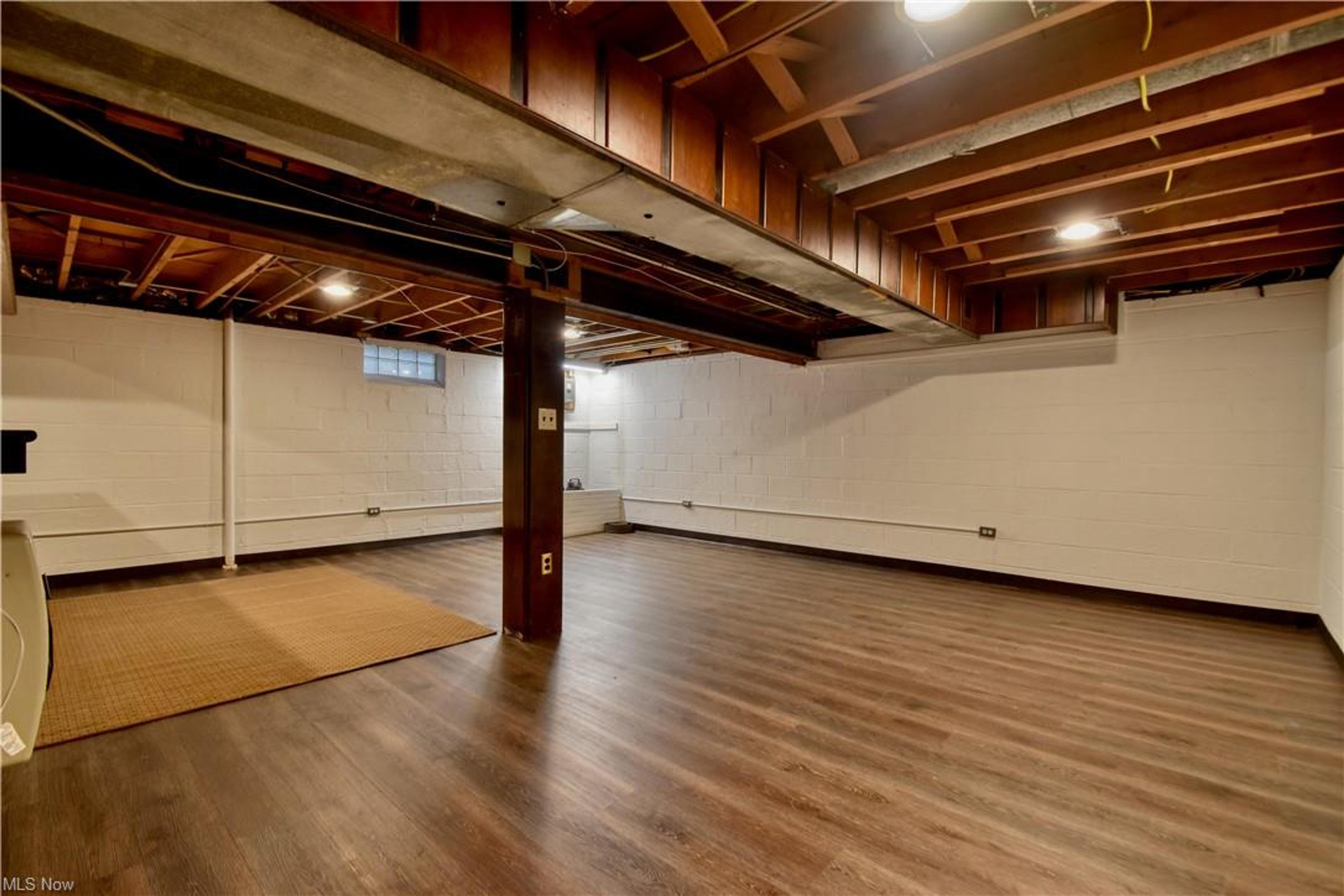 32868 Barbara Drive, Eastlake - photo 16