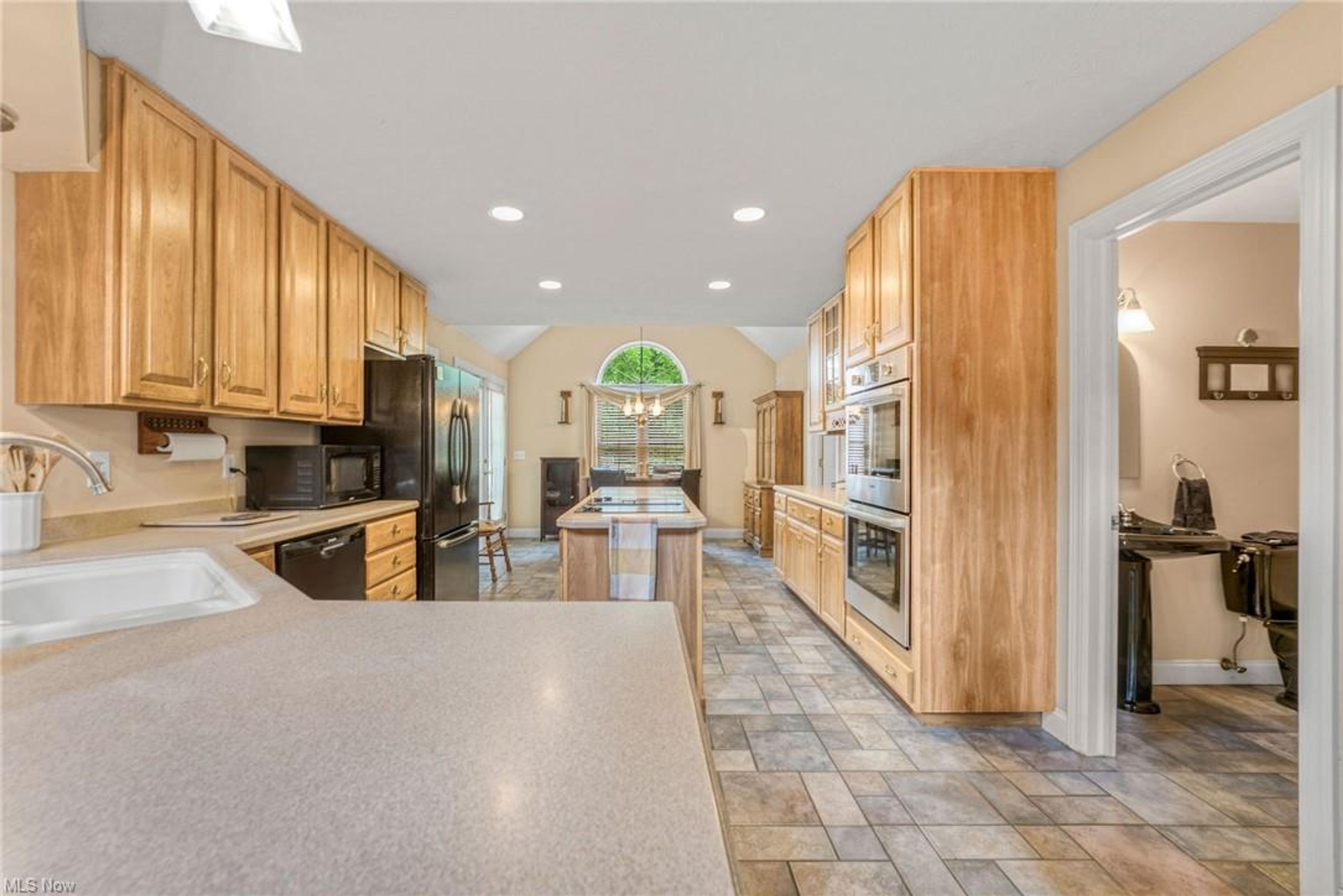14588 Baird Street, Burton - photo 25