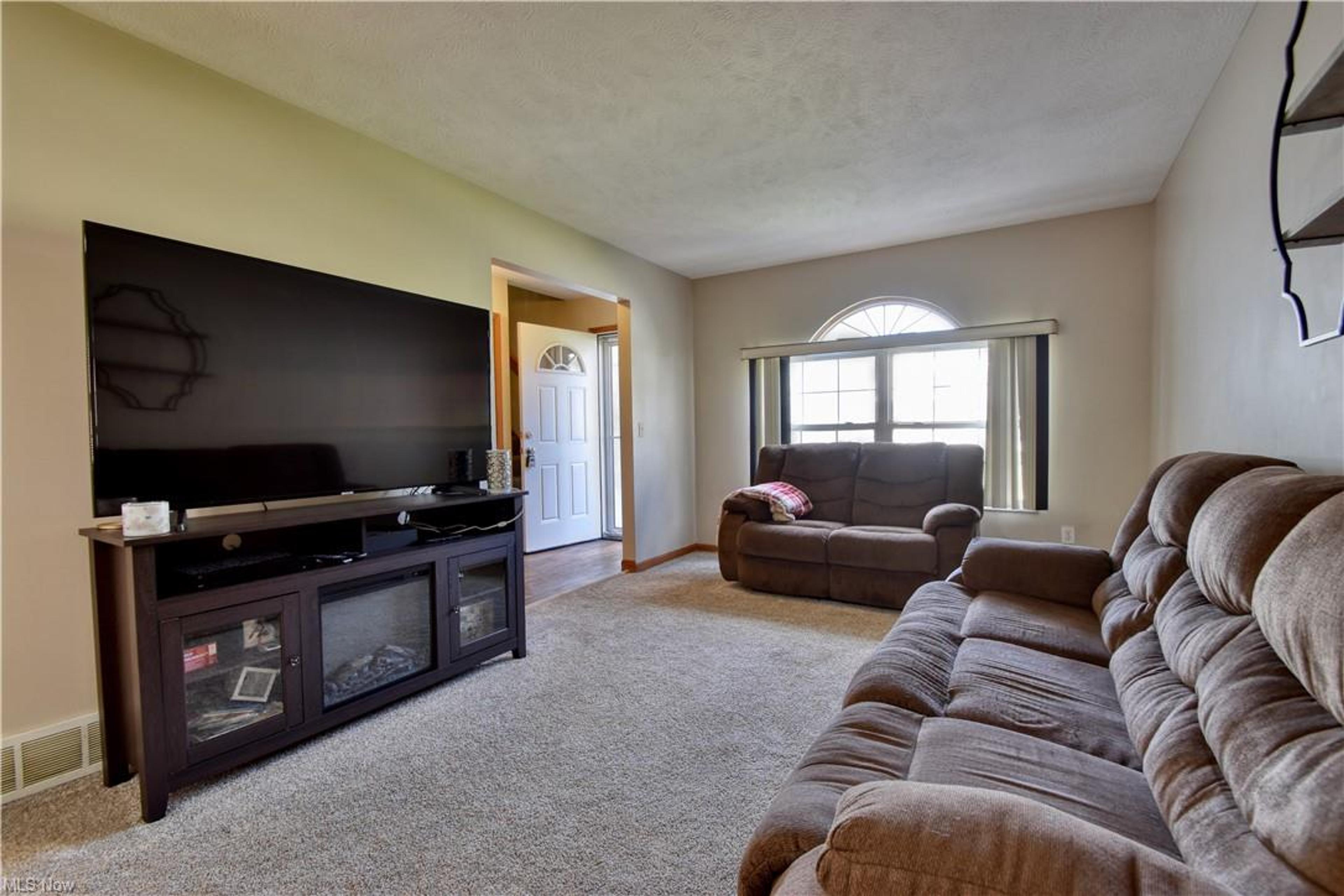 8255 Lancaster Drive #8, Mentor - photo 2