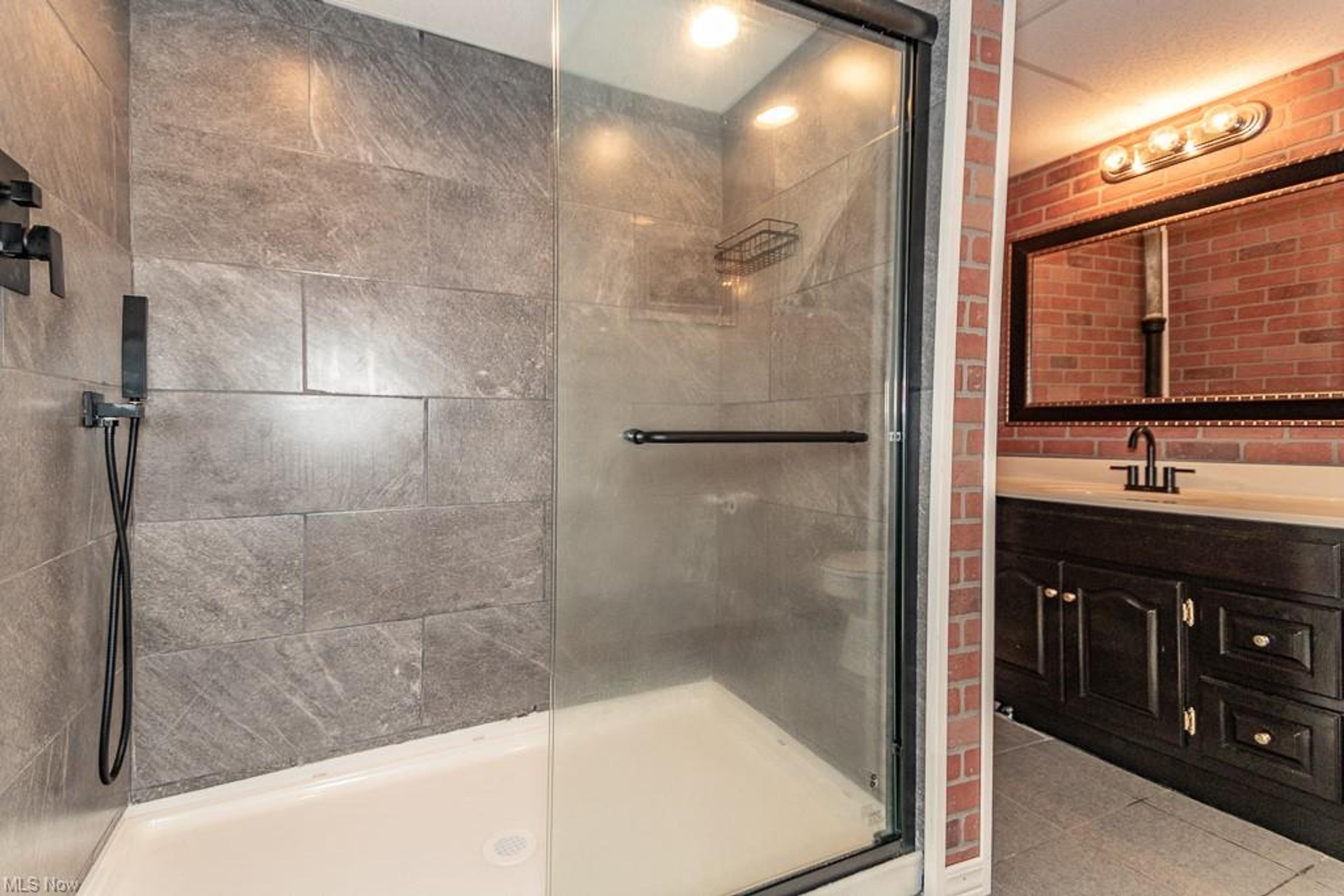 3828 E 365th Street, Willoughby - photo 24