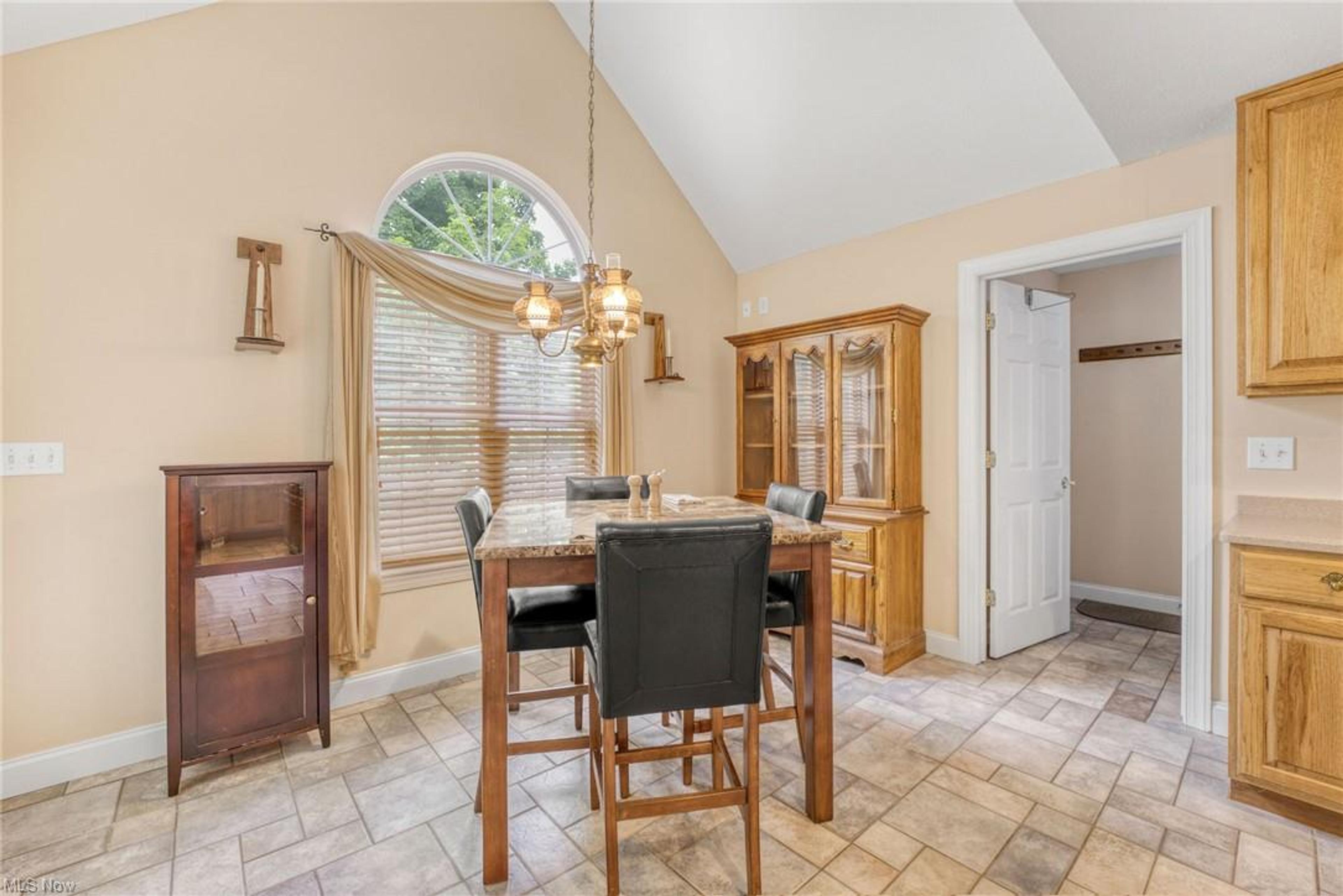 14588 Baird Street, Burton - photo 44