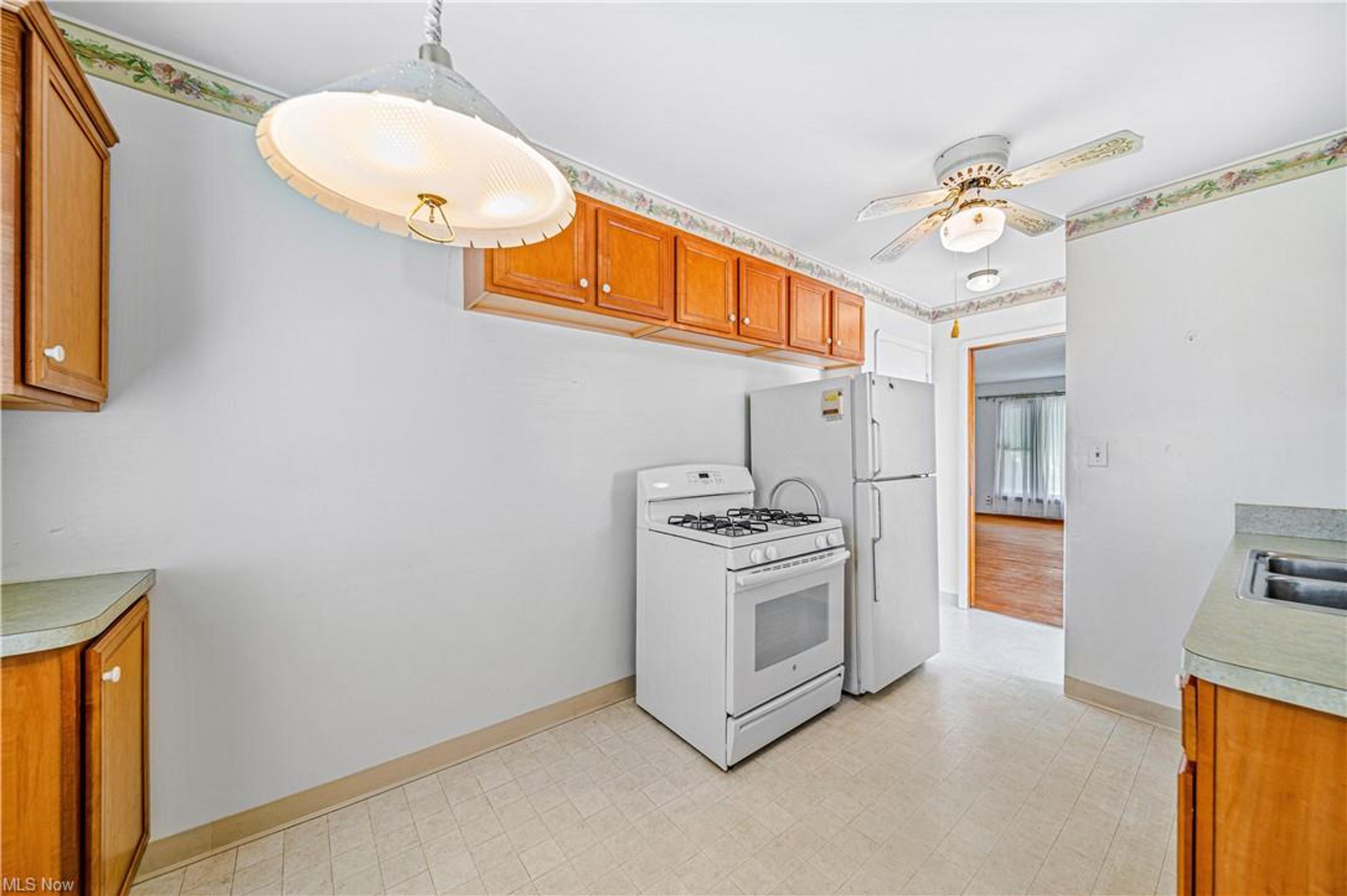 431 E 309th Street, Willowick - photo 12