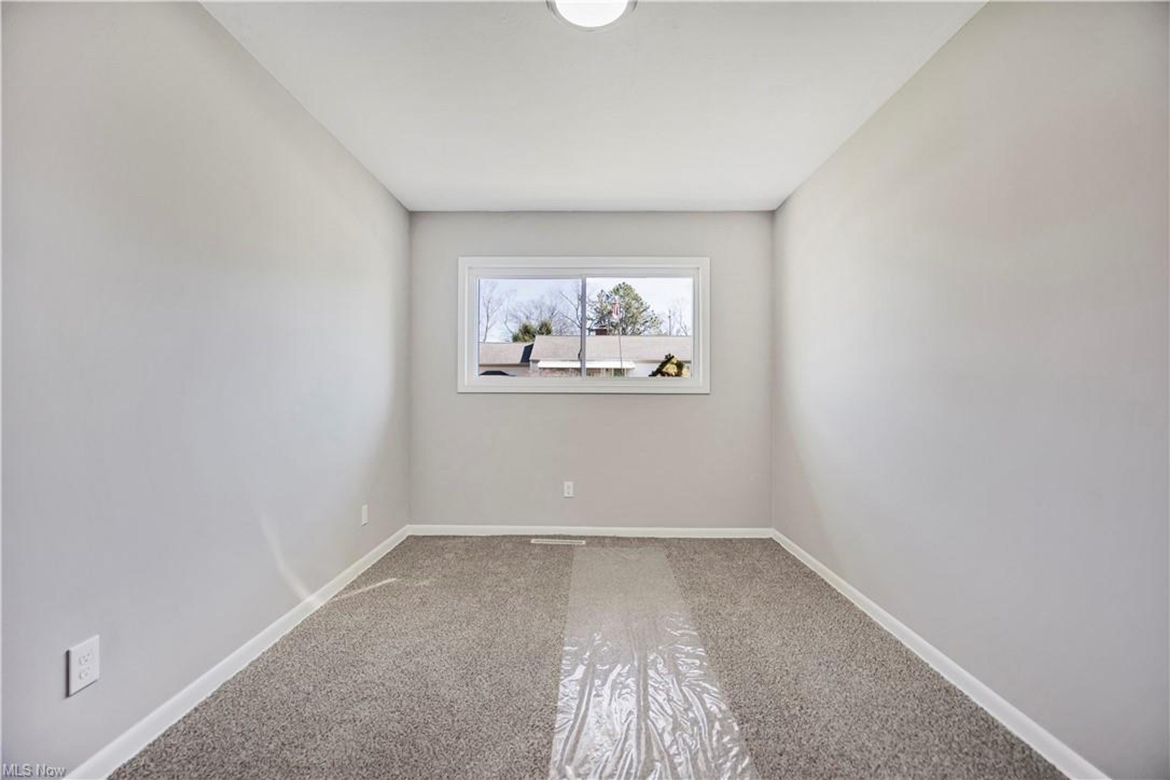 1008 Mohegan Trail, Willoughby - photo 12