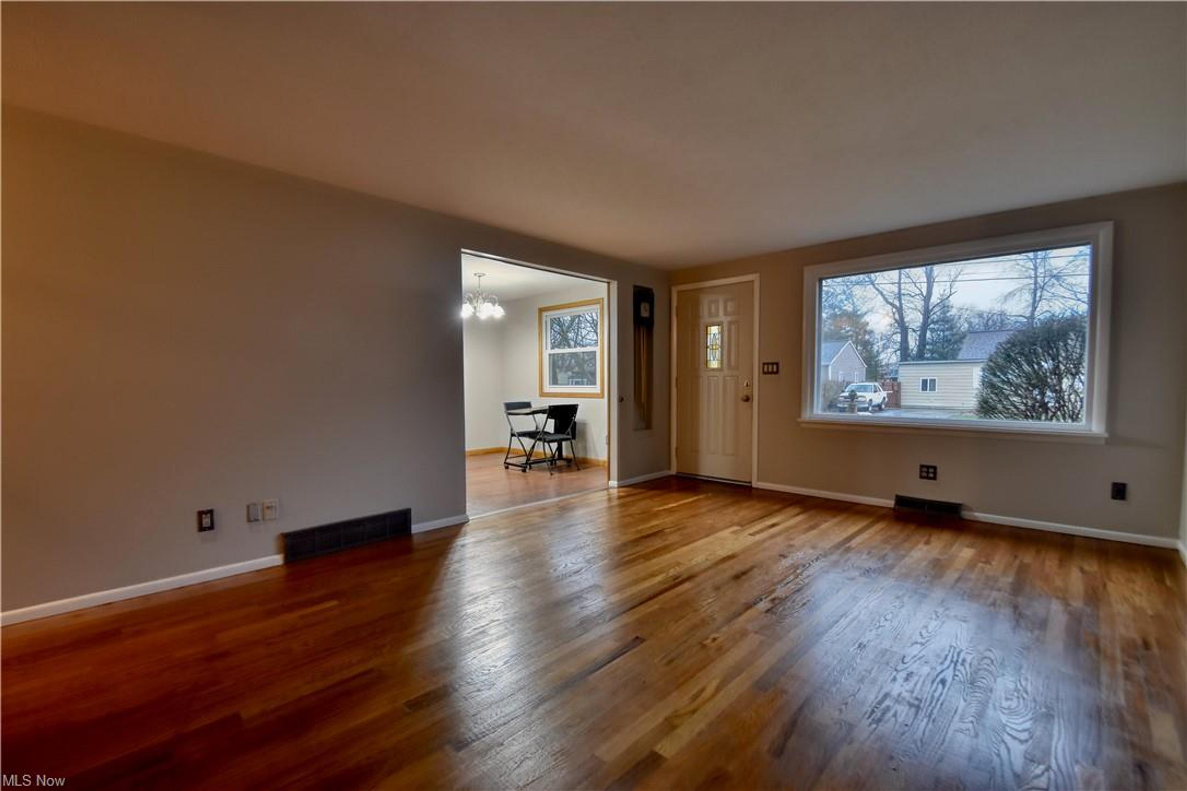 32868 Barbara Drive, Eastlake - photo 10