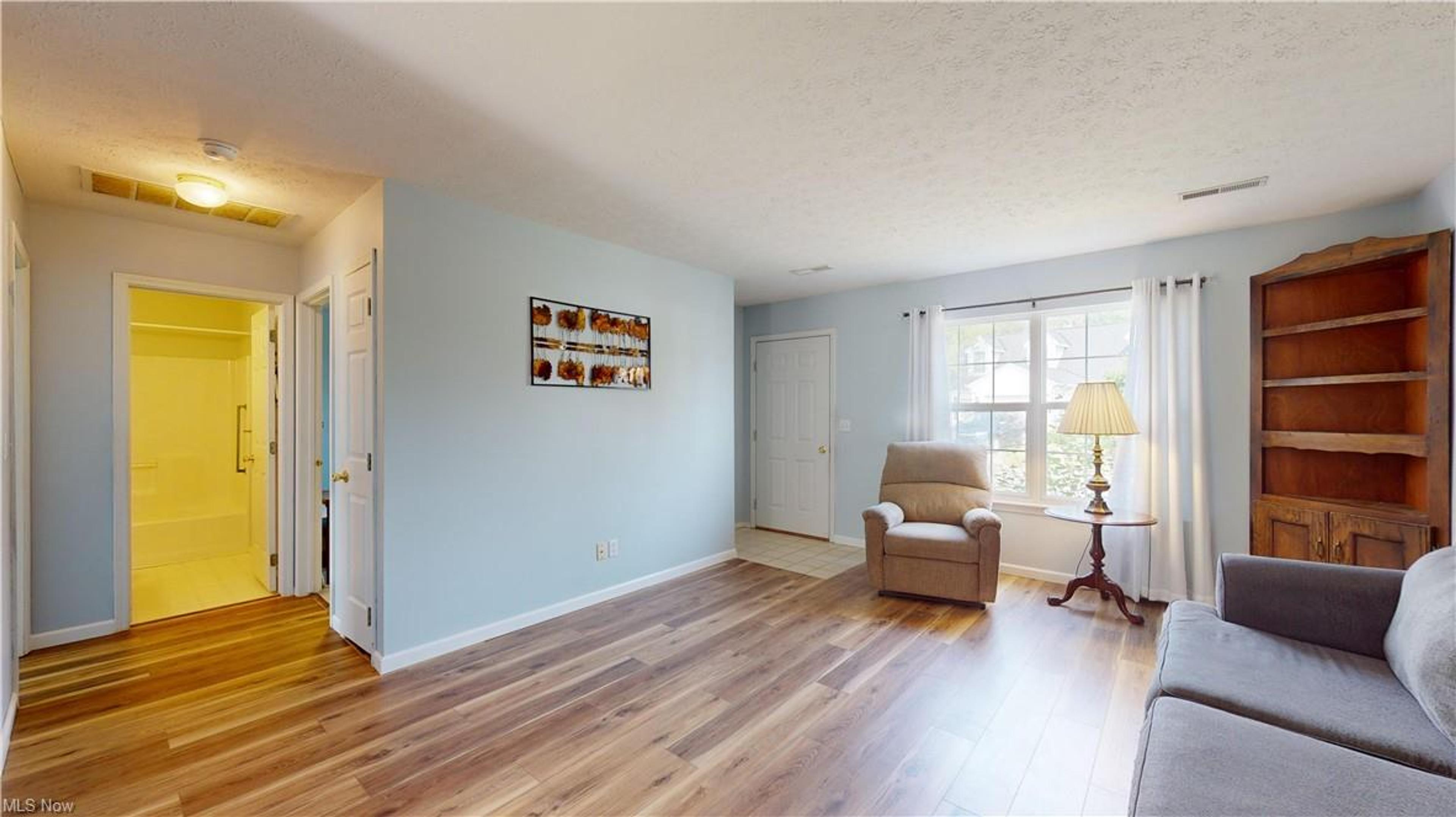 14725 Lakeview Drive, Middlefield - photo 11