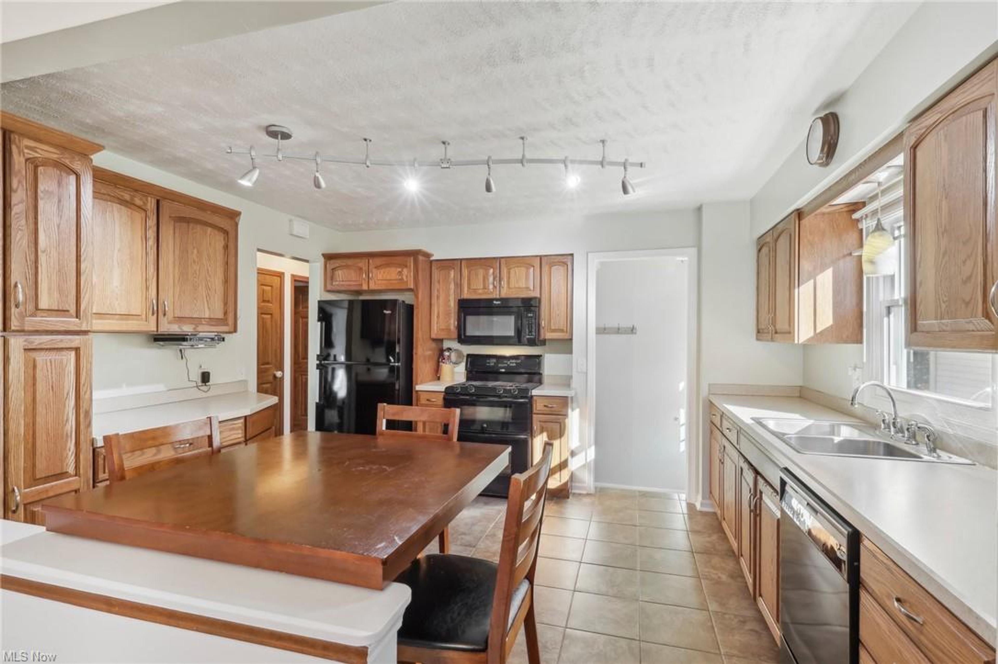 800 Orchardview Avenue, Seven Hills - photo 1