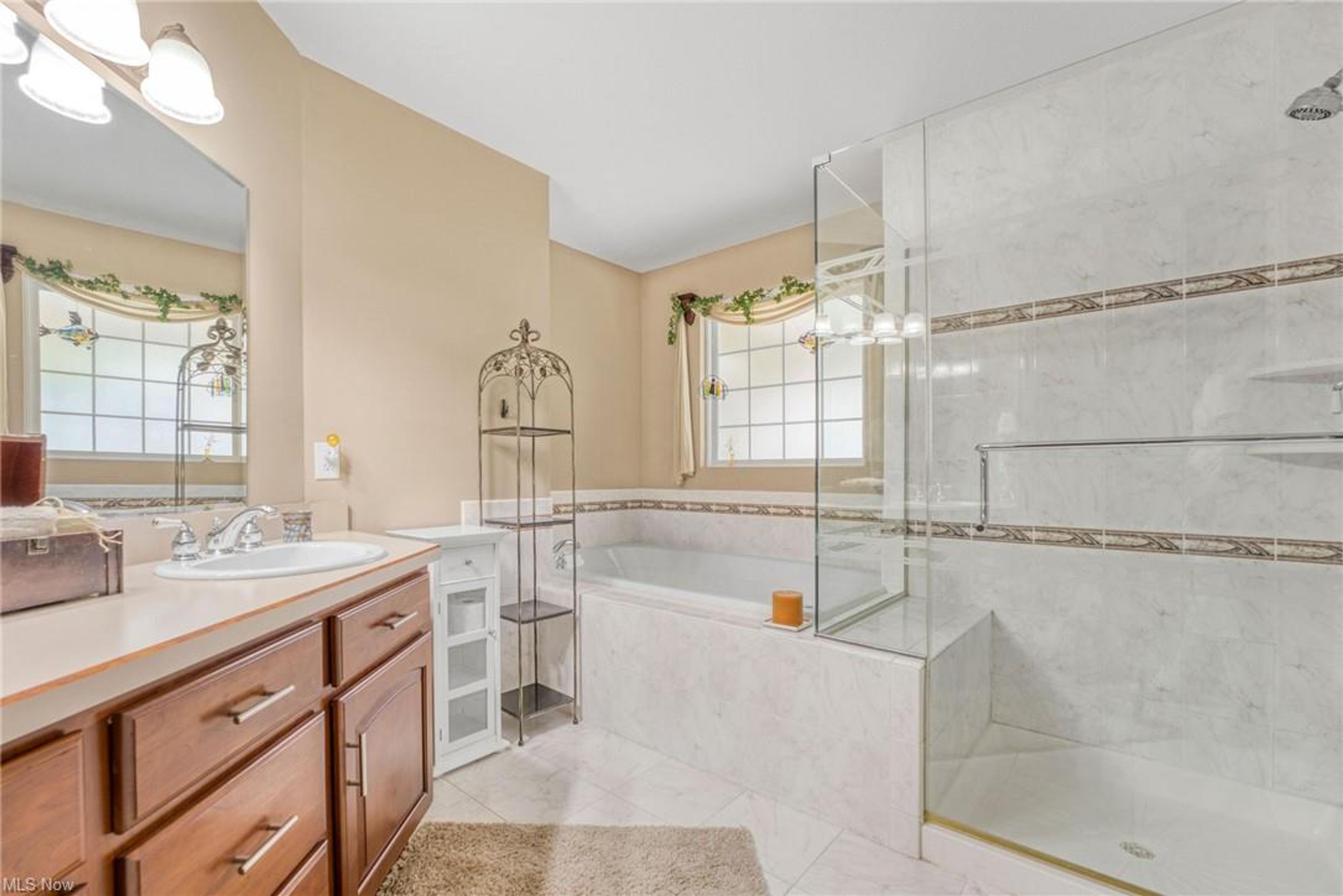 14588 Baird Street, Burton - photo 24
