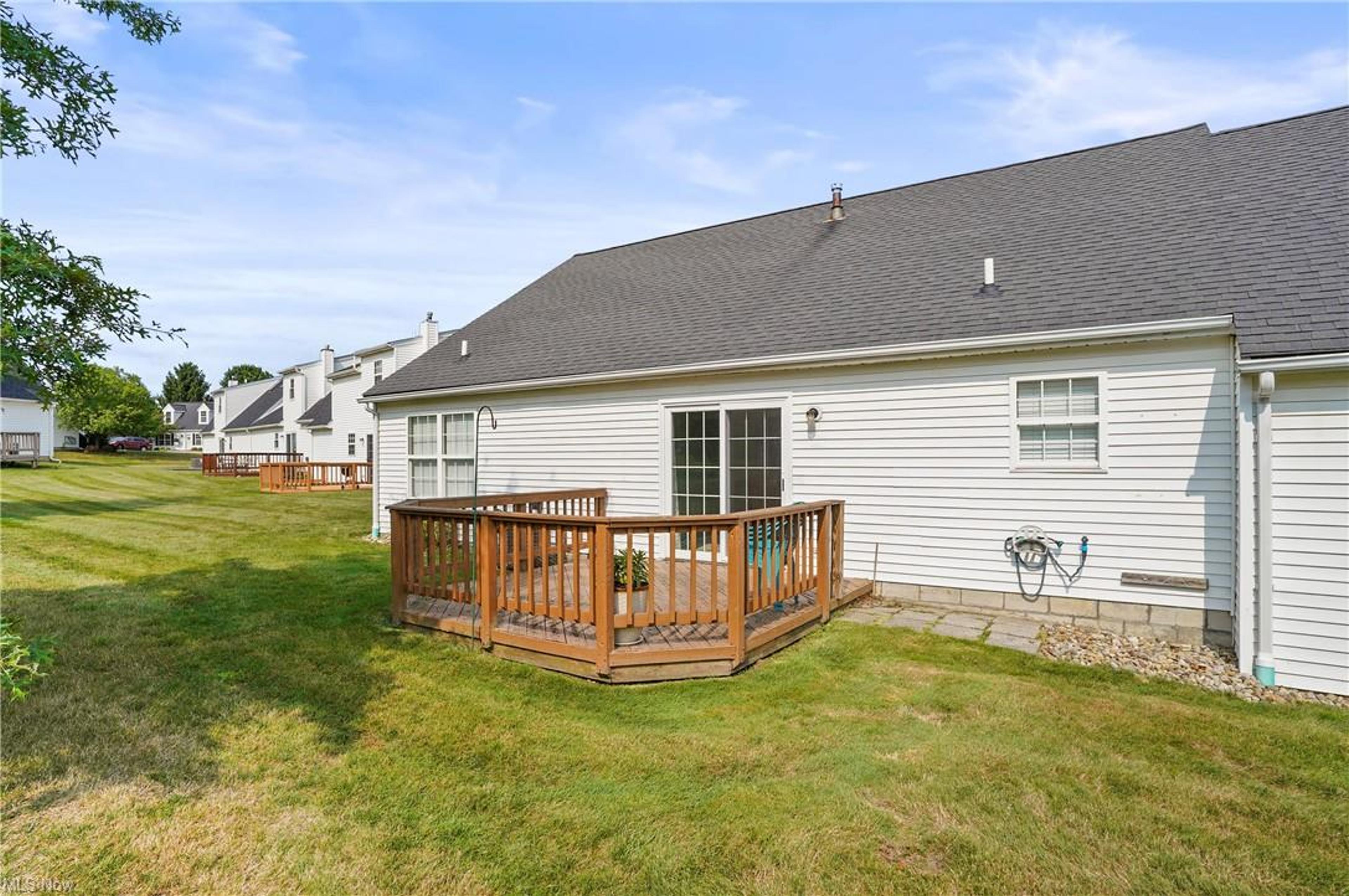 14725 Lakeview Drive, Middlefield - photo 9