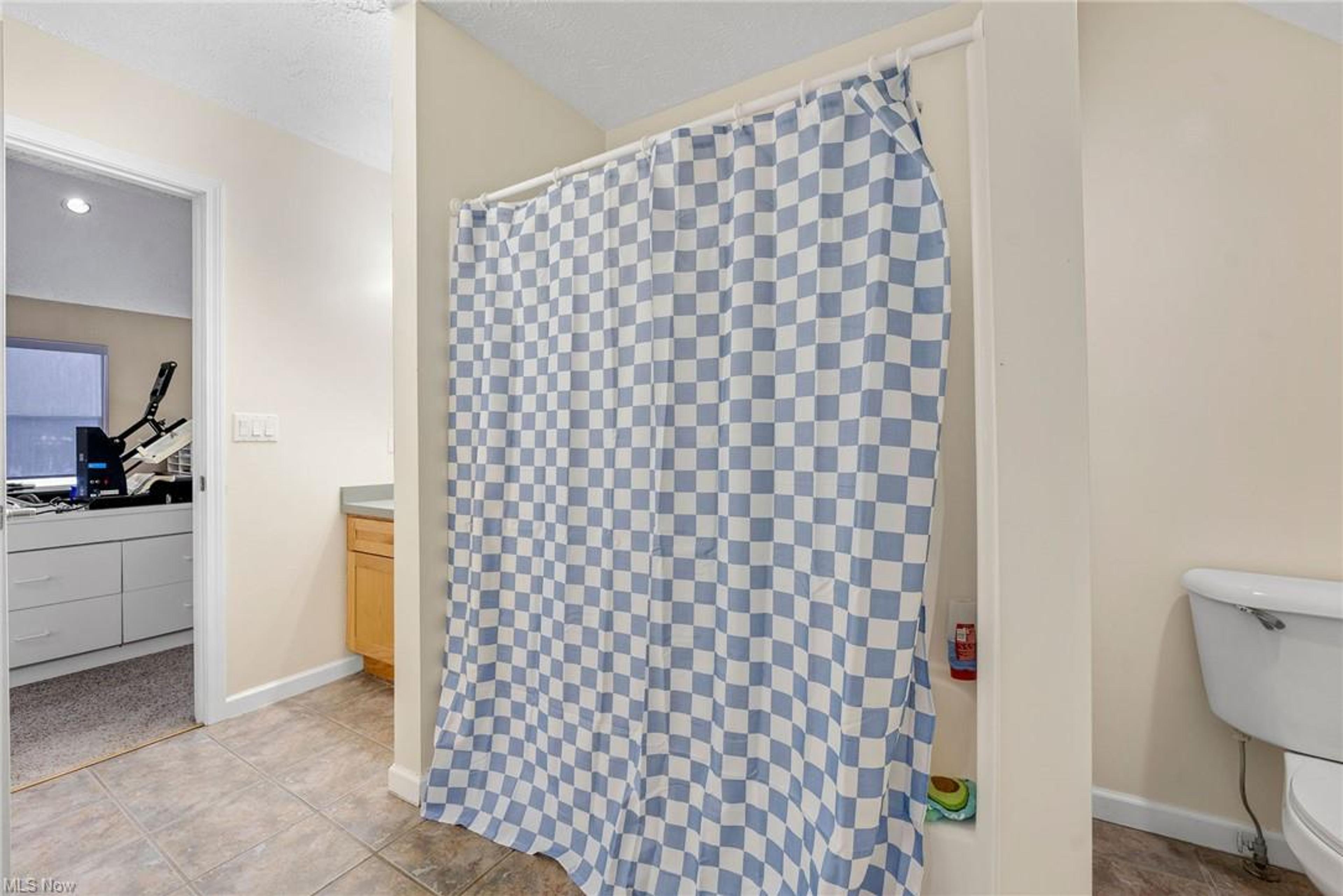 200 Bates Road, Madison - photo 16