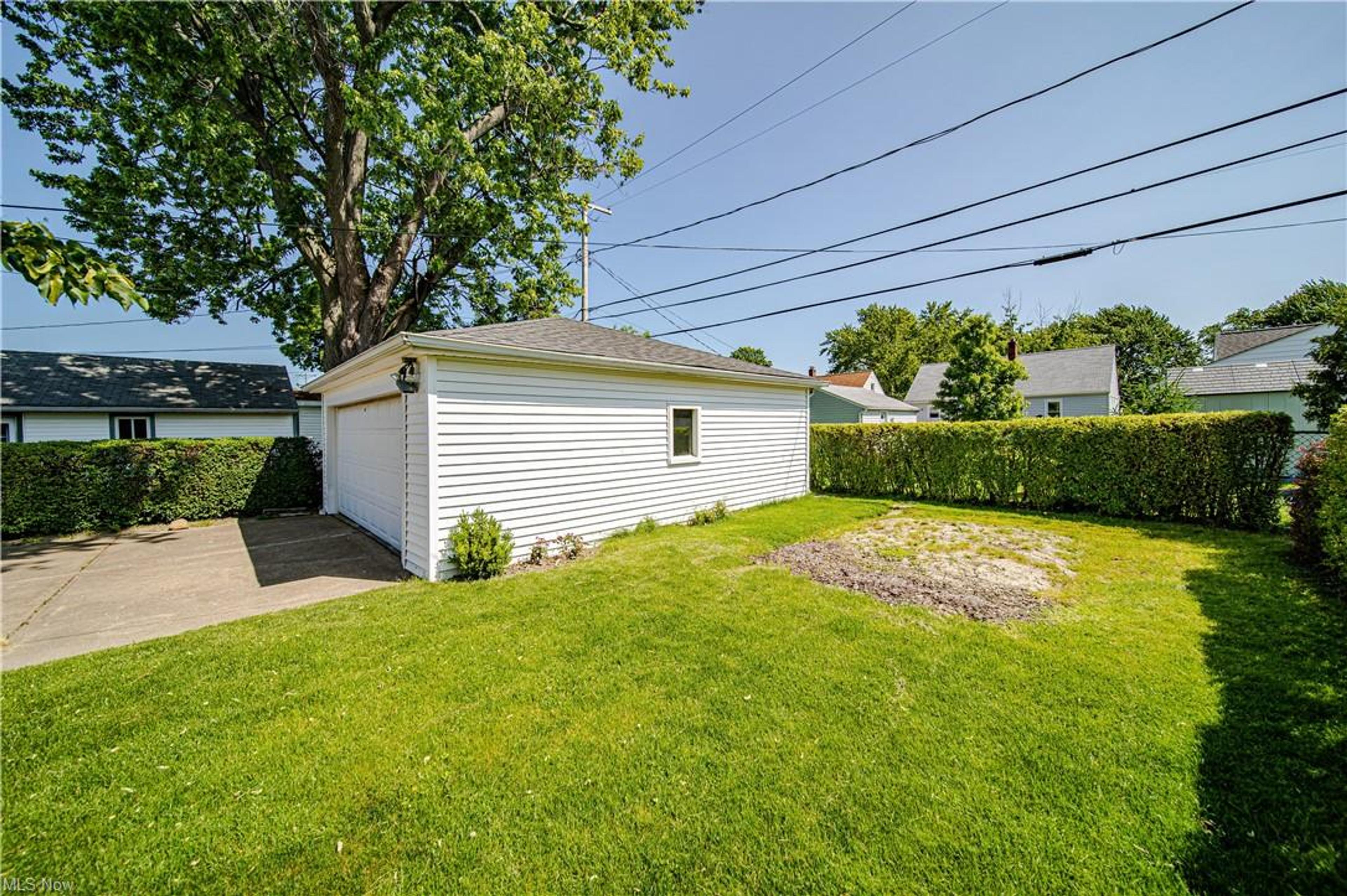 431 E 309th Street, Willowick - photo 28