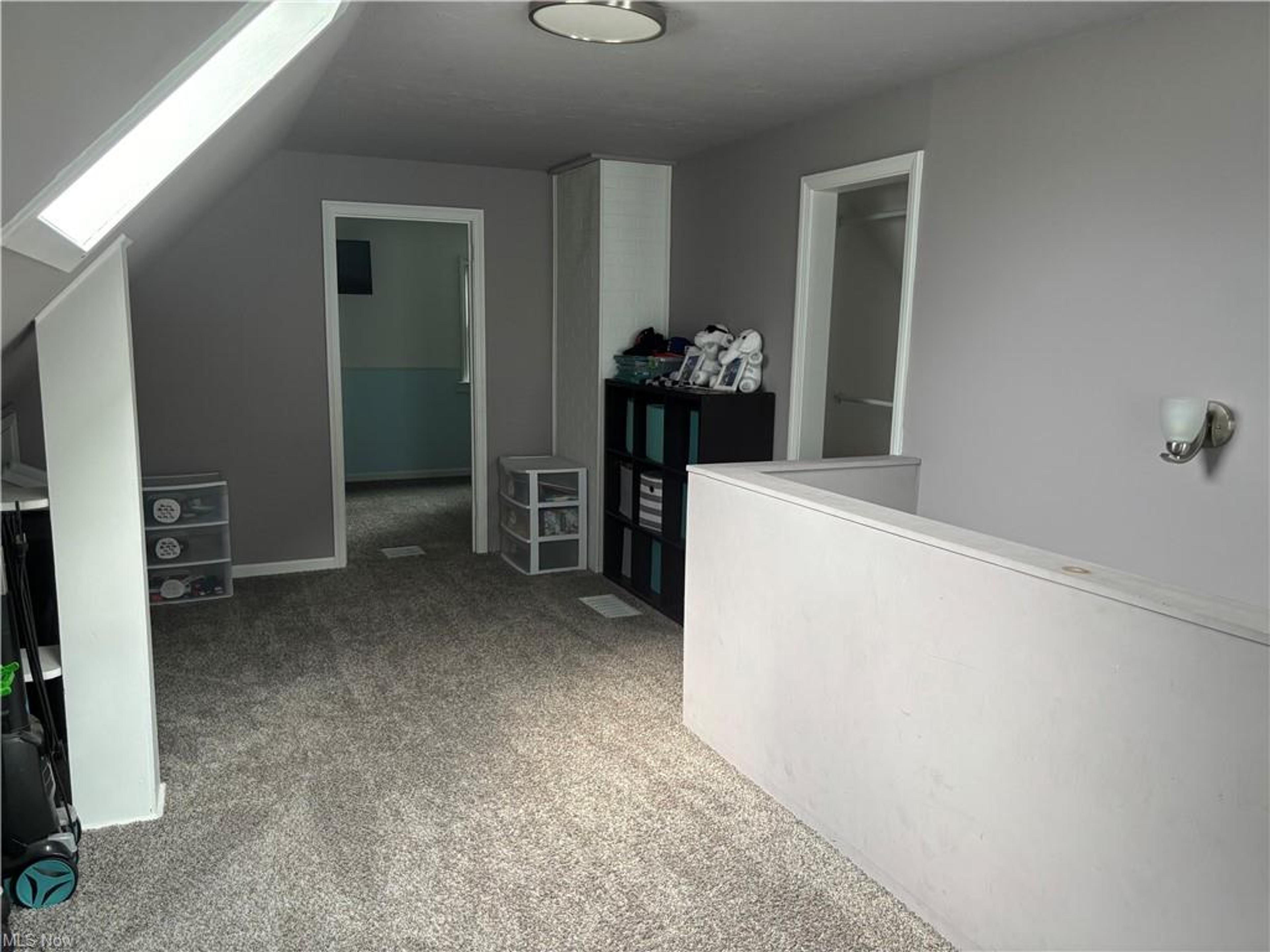 476 Woodstock Road, Eastlake - photo 17