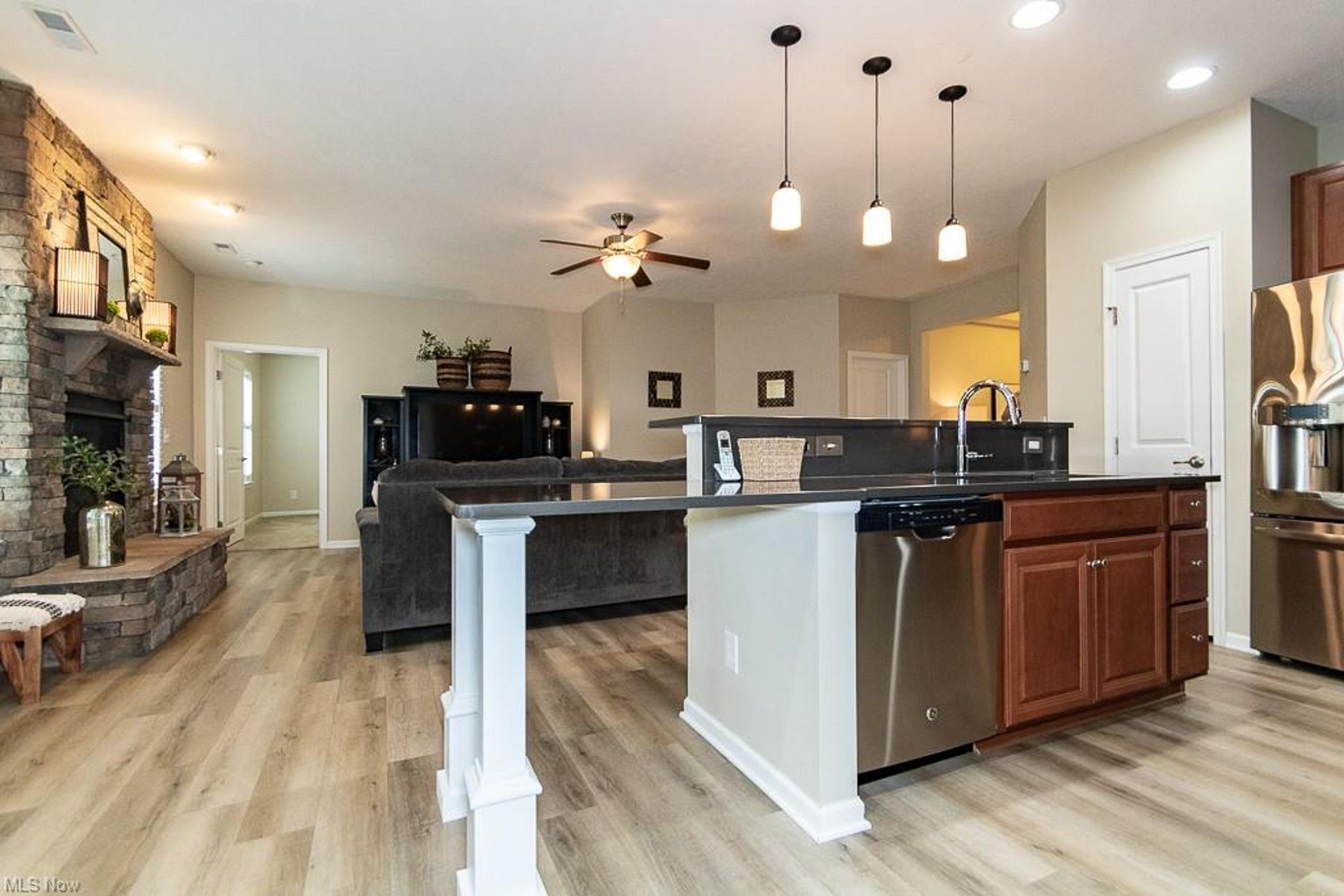 8693 Prairie Grass Lane, Mentor - photo 5