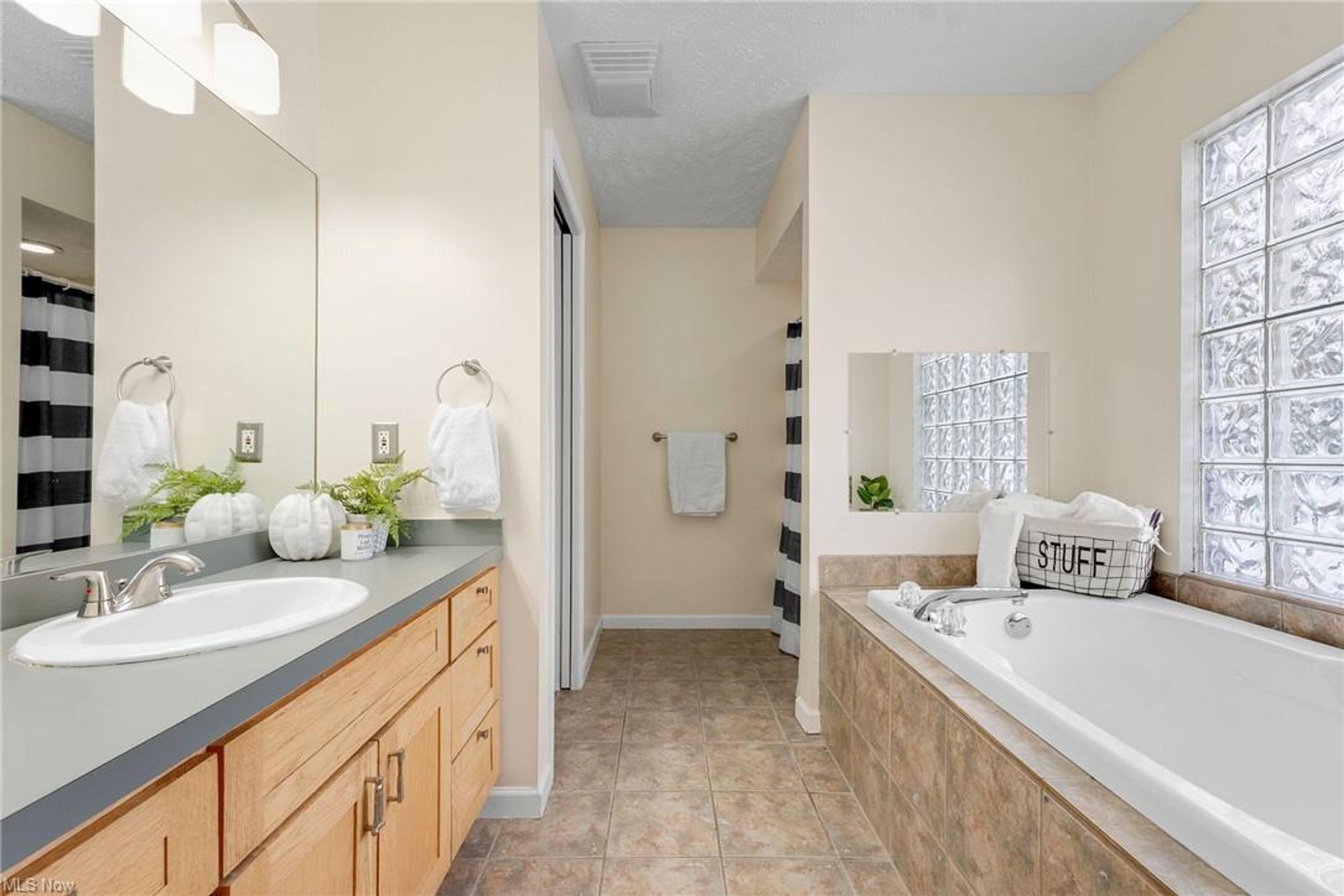 200 Bates Road, Madison - photo 12