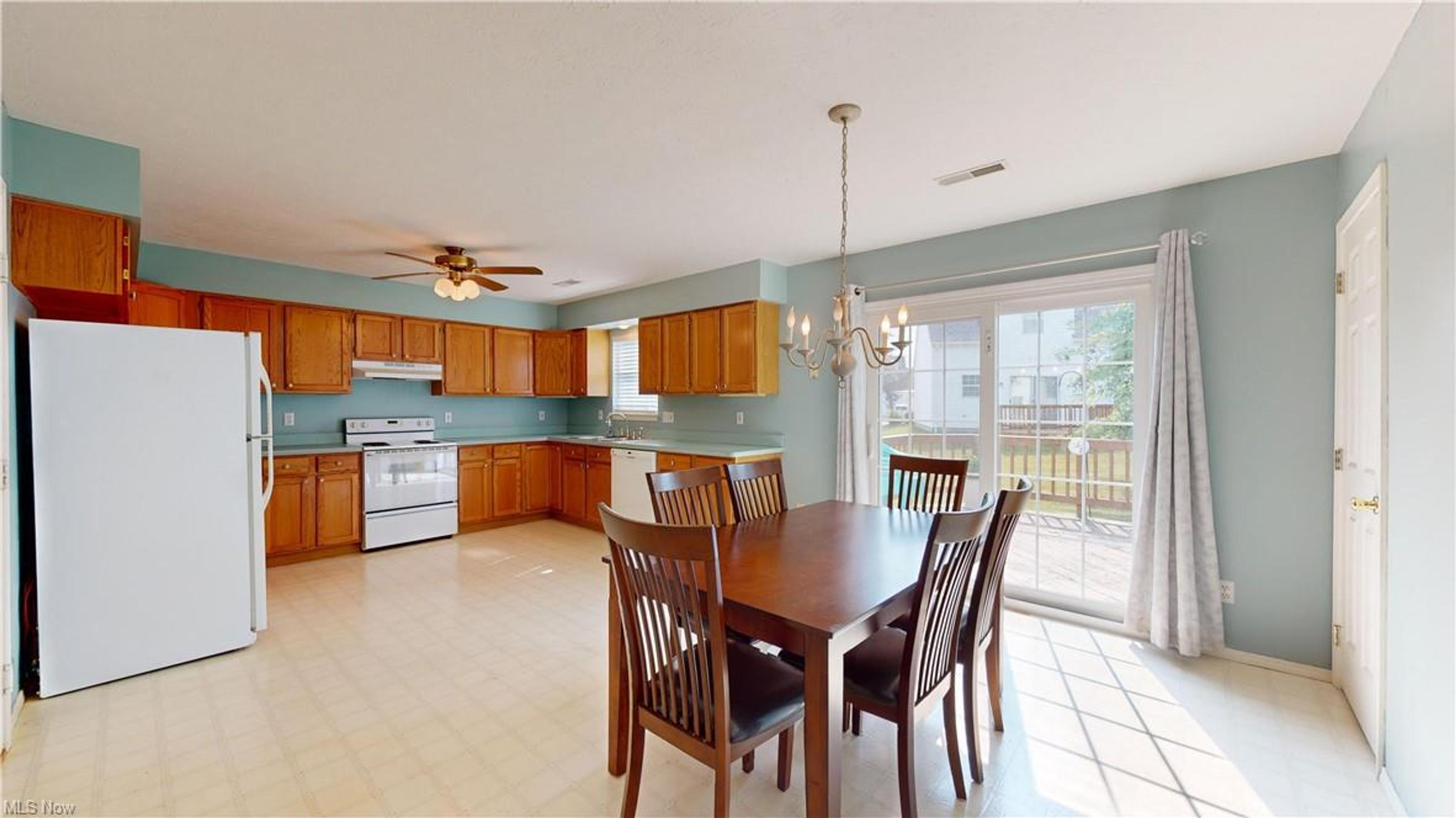 14725 Lakeview Drive, Middlefield - photo 25