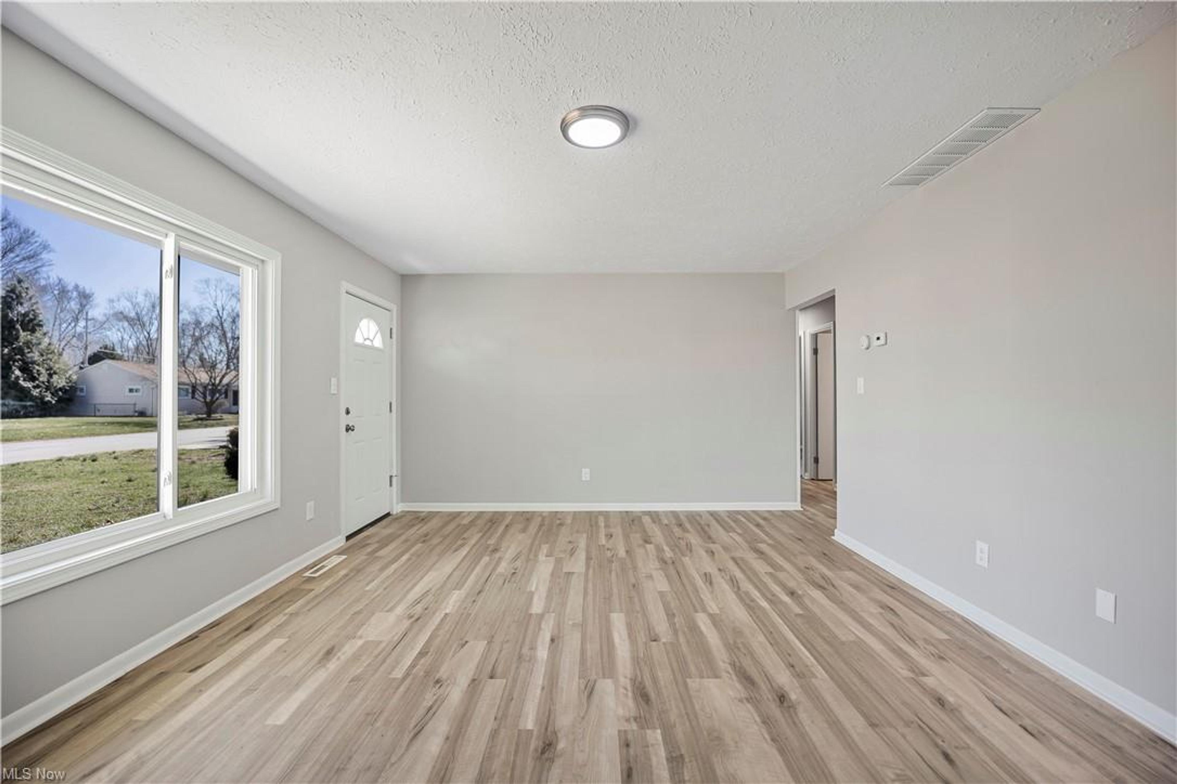 1008 Mohegan Trail, Willoughby - photo 16