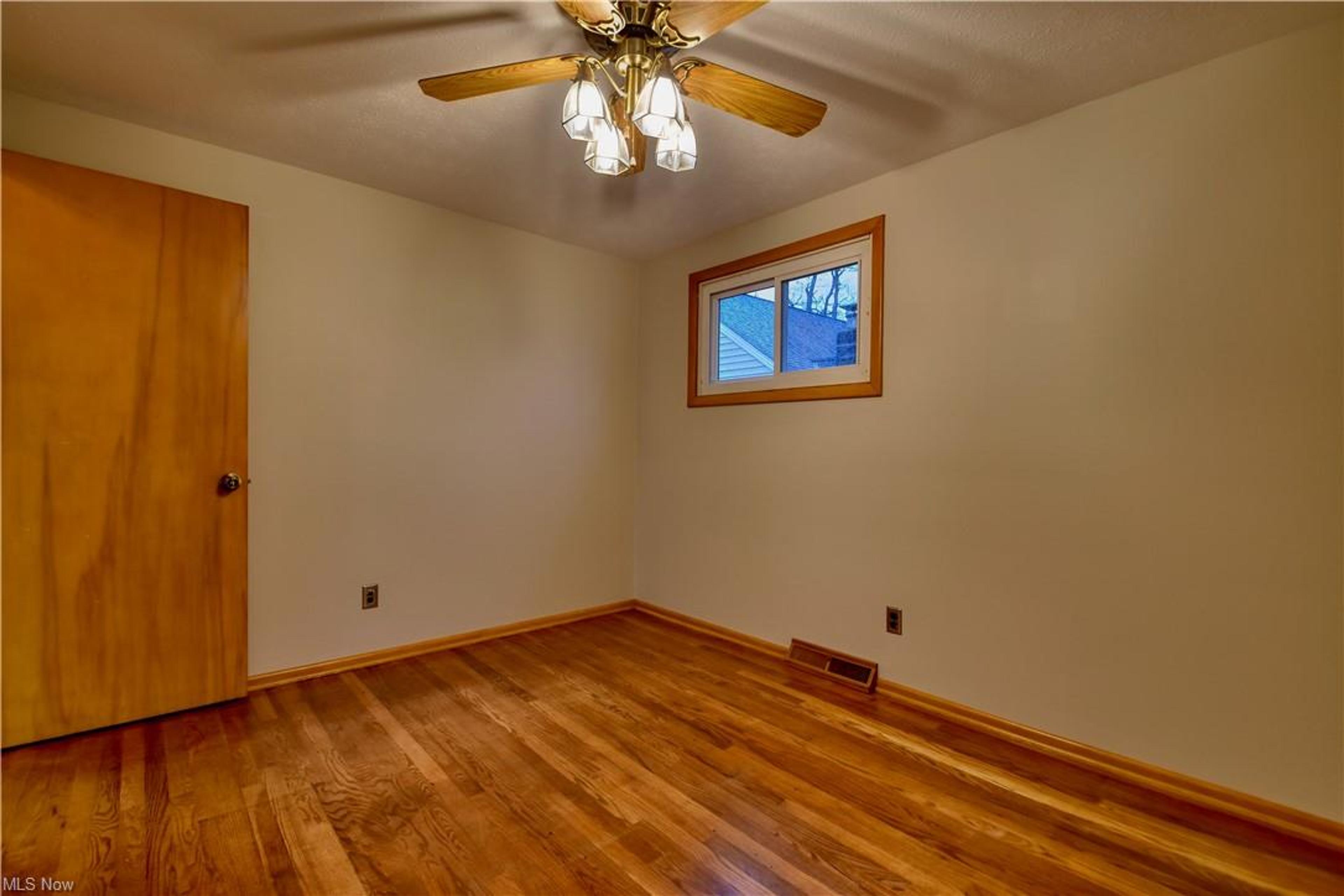 32868 Barbara Drive, Eastlake - photo 23