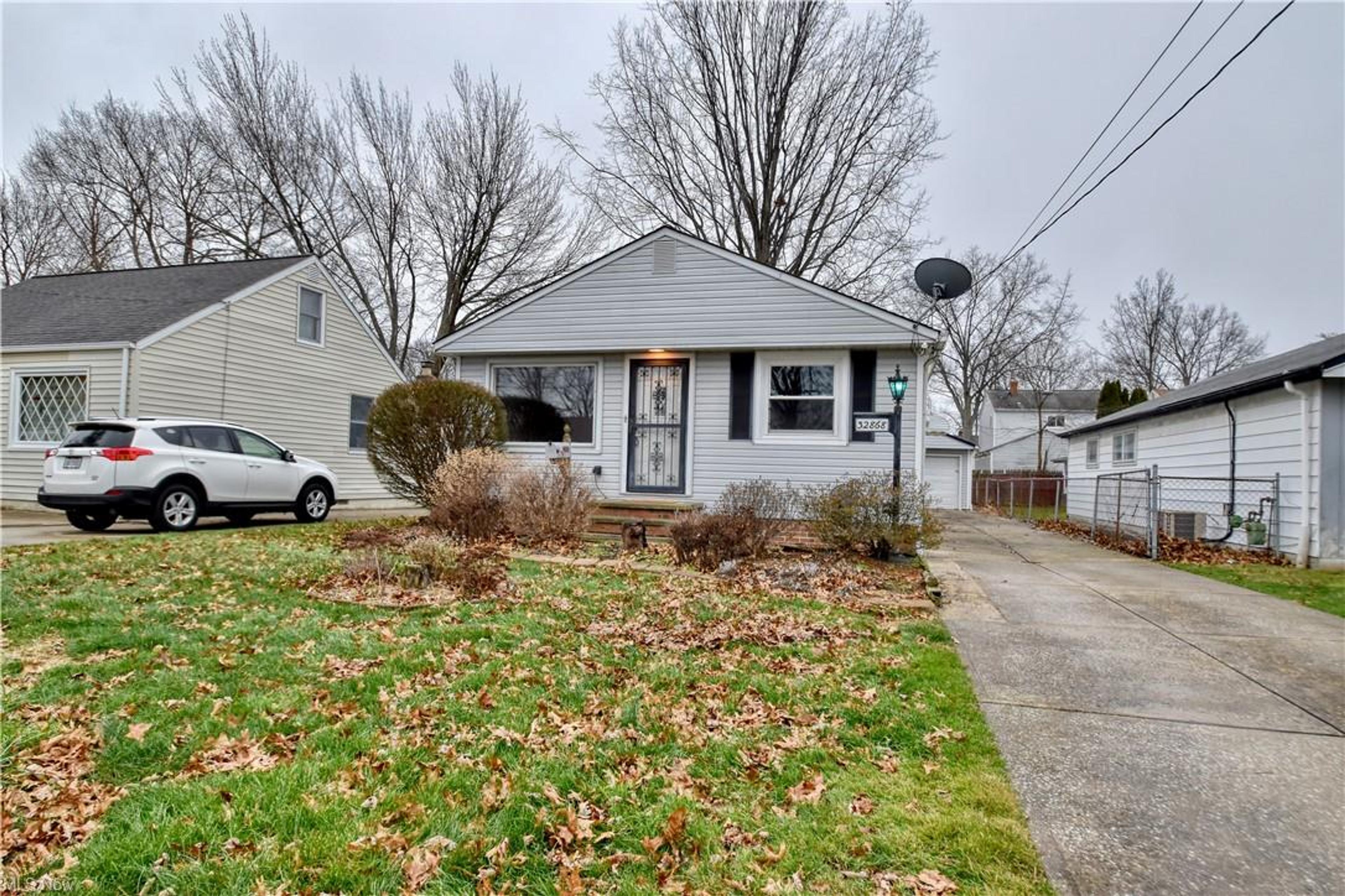32868 Barbara Drive, Eastlake - photo 5