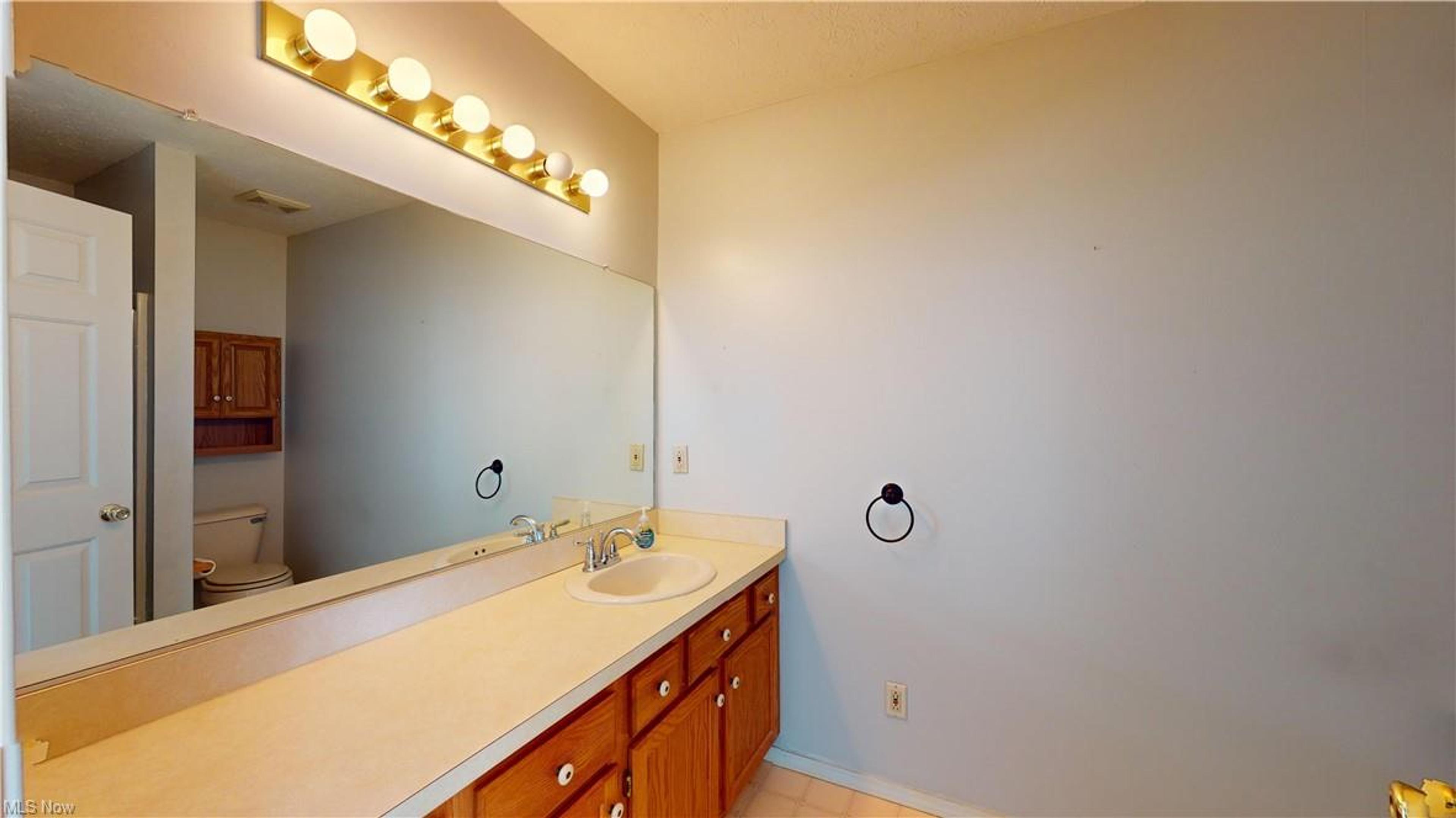 14725 Lakeview Drive, Middlefield - photo 21