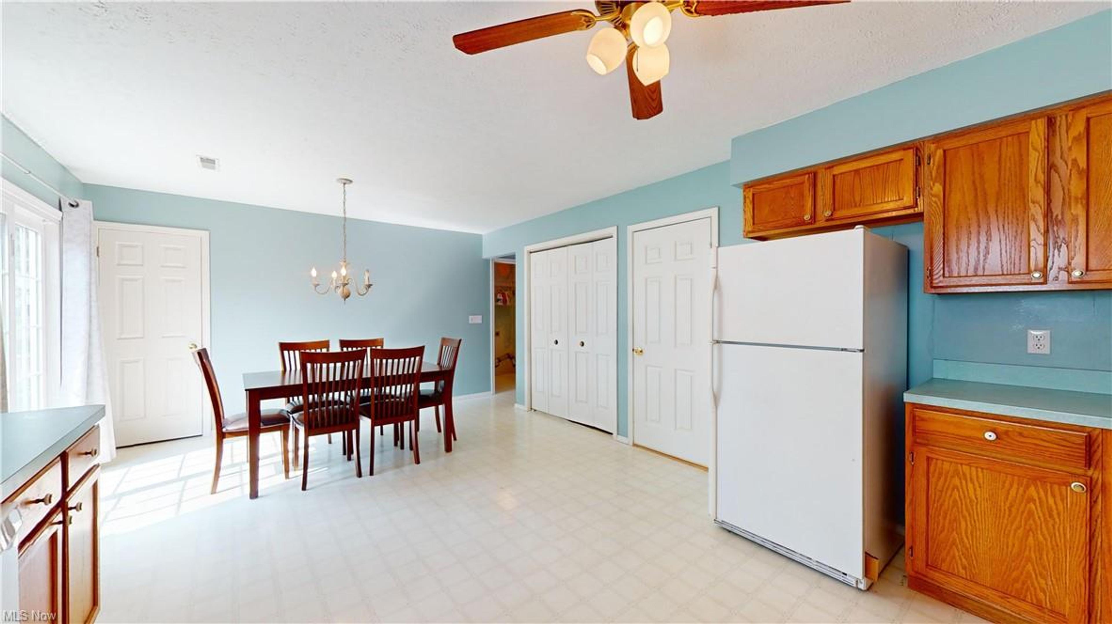 14725 Lakeview Drive, Middlefield - photo 13
