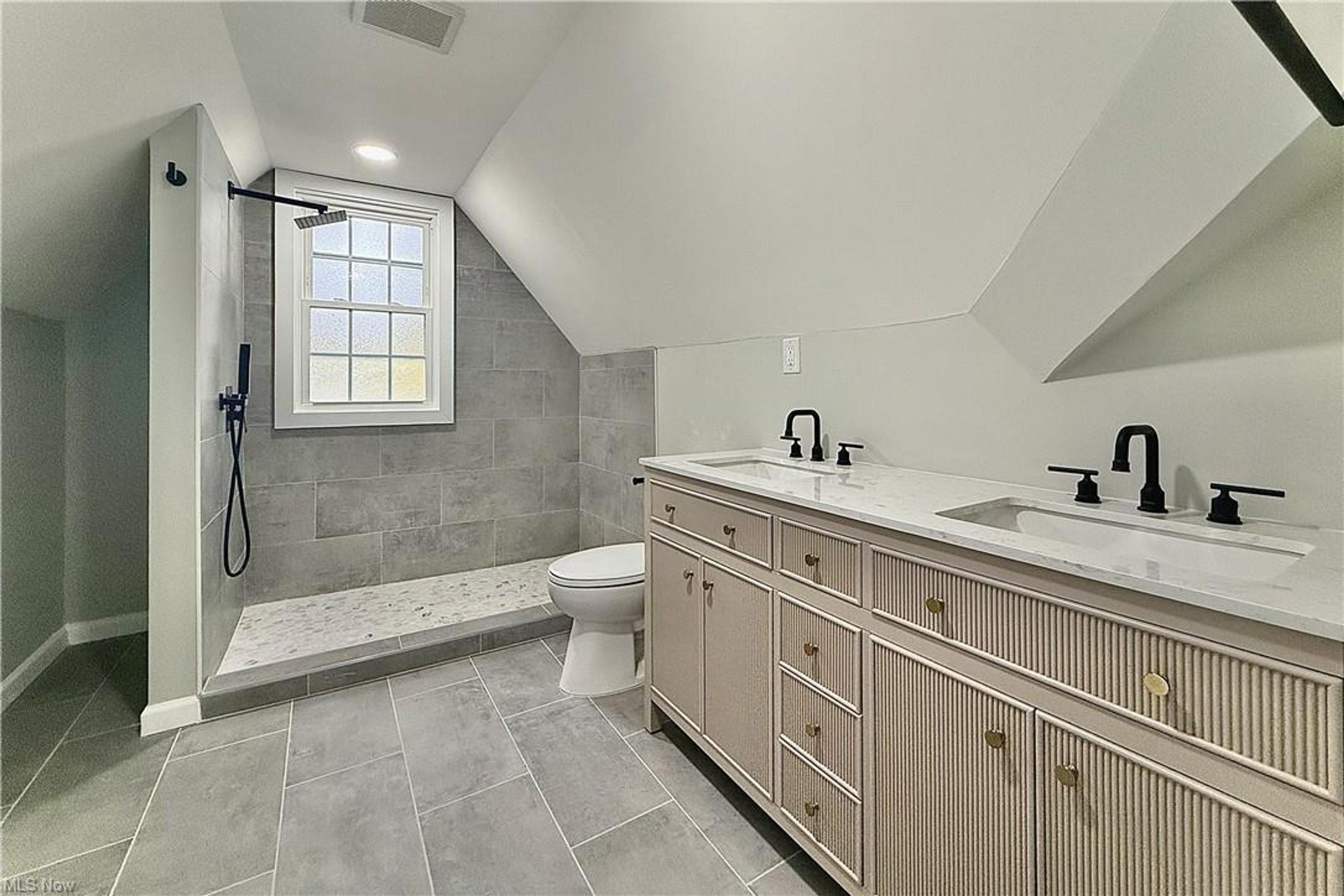 420 E 323rd Street, Willowick - photo 12