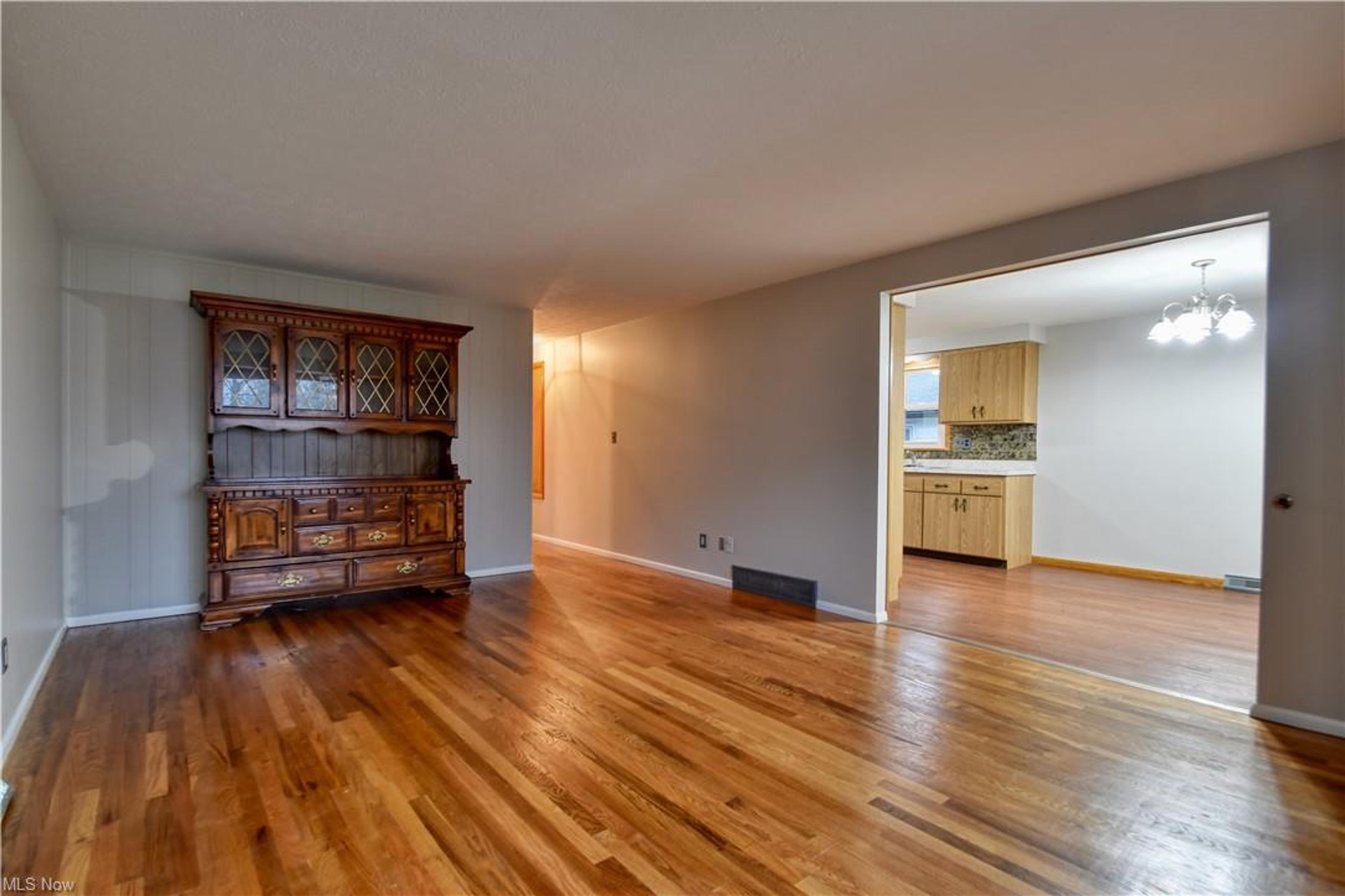 32868 Barbara Drive, Eastlake - photo 6