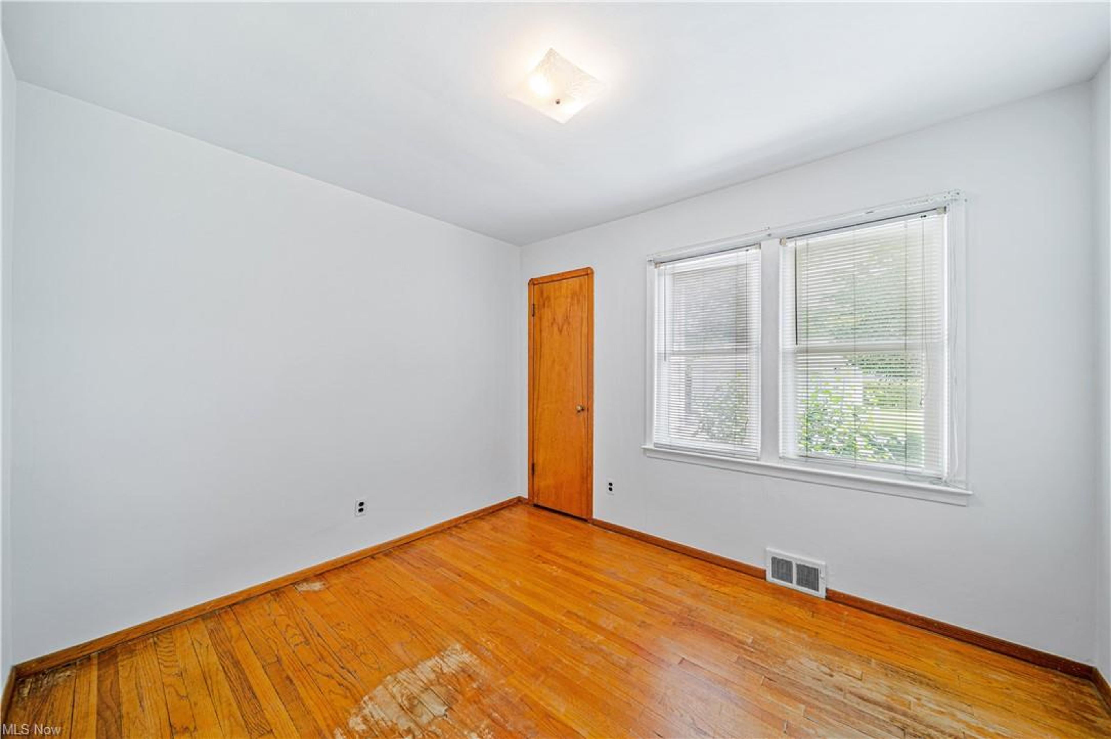 431 E 309th Street, Willowick - photo 9