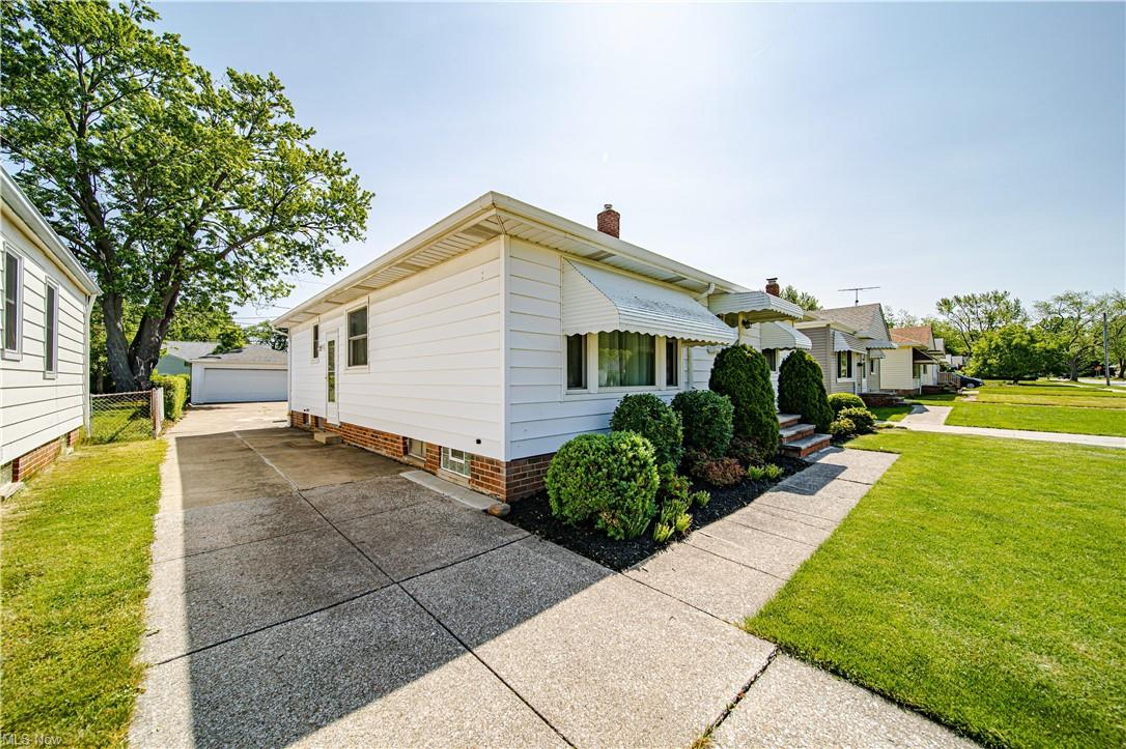 431 E 309th Street, Willowick - photo 29