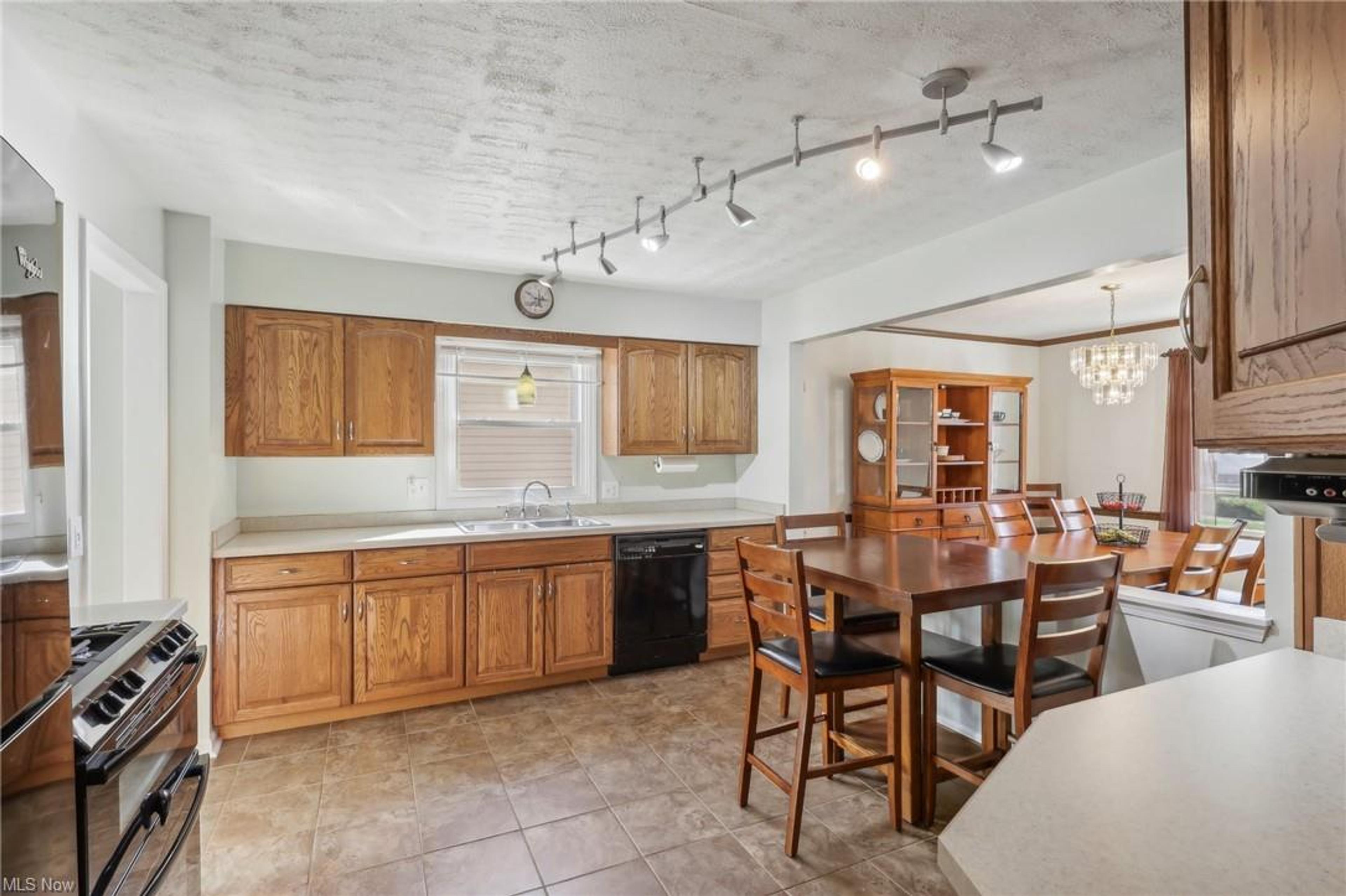 800 Orchardview Avenue, Seven Hills - photo 3