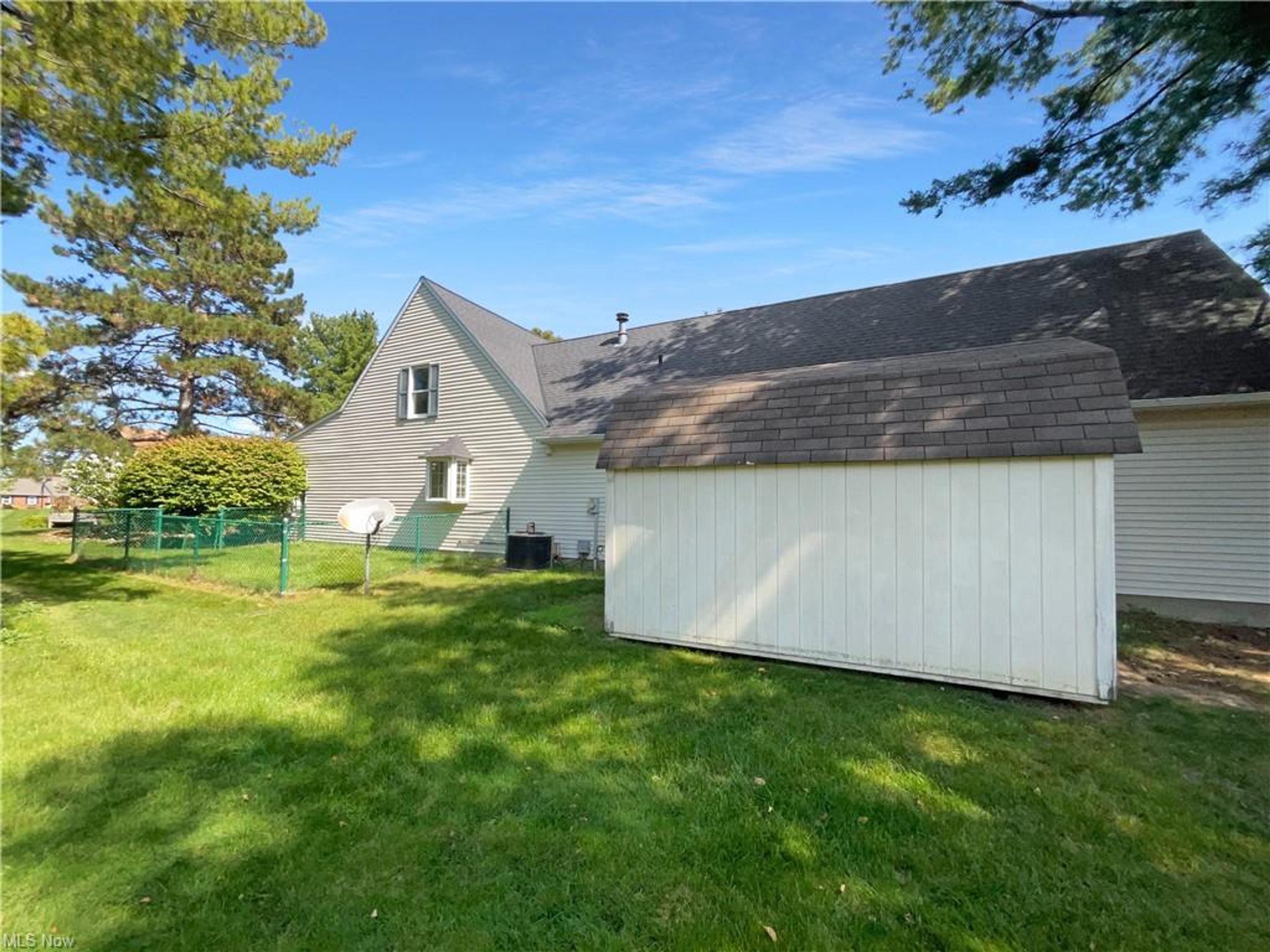 2154 Ridgebury Drive, Painesville - photo 24