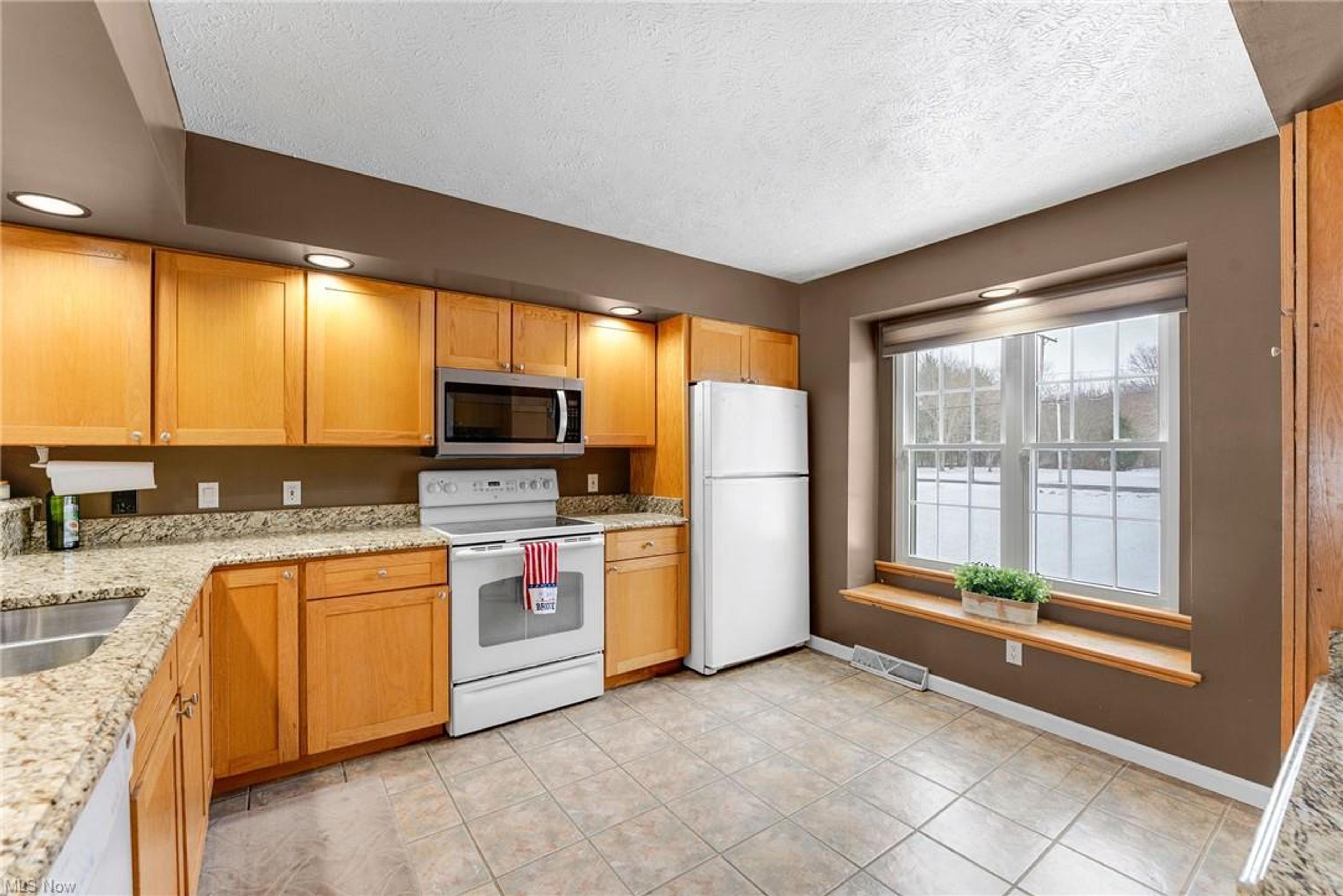 200 Bates Road, Madison - photo 34