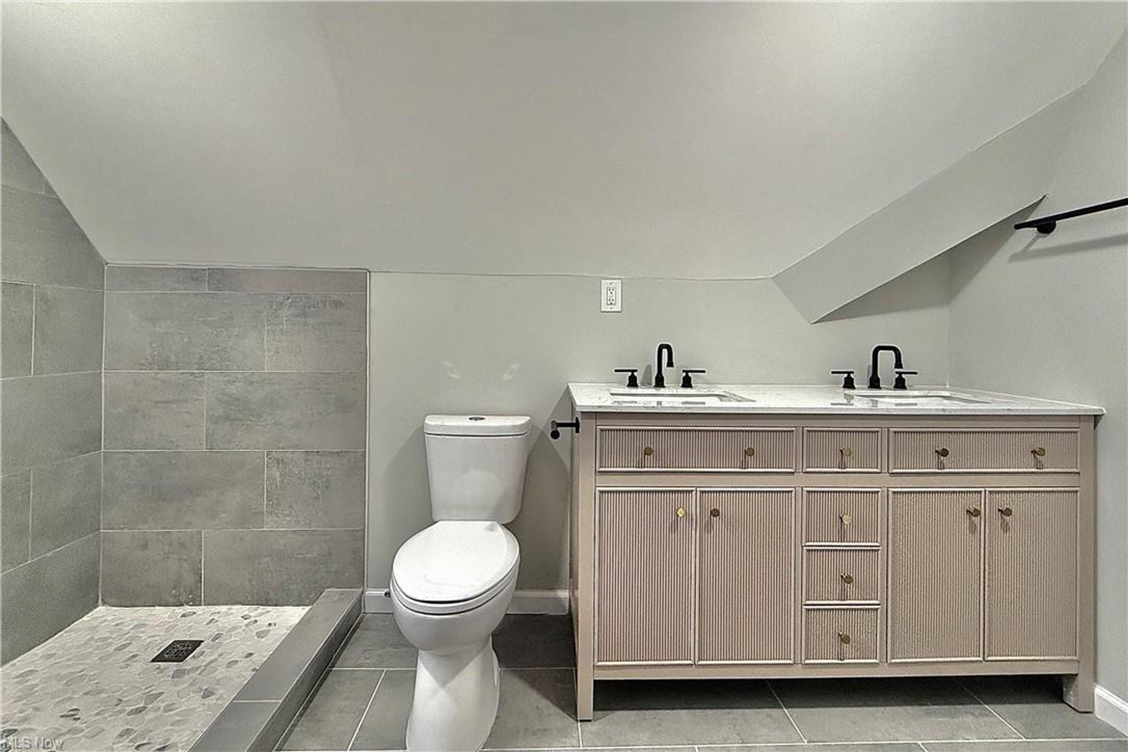 420 E 323rd Street, Willowick - photo 23