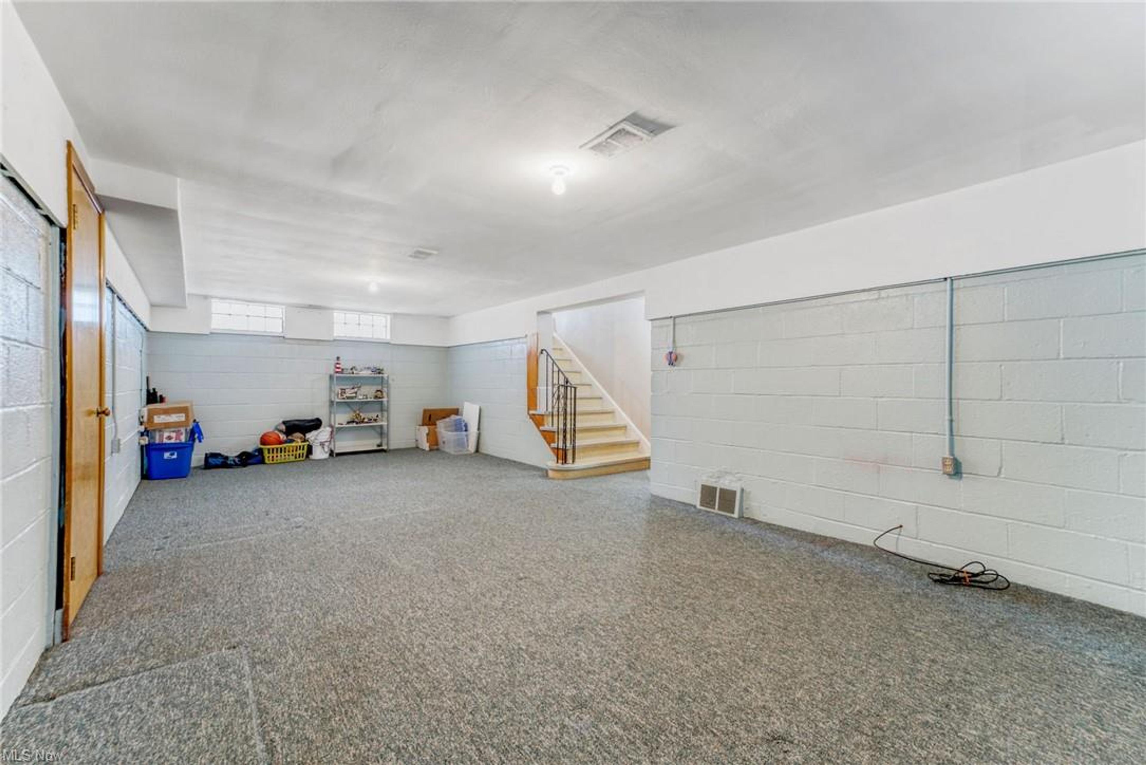 261 E 262nd Street, Euclid - photo 16