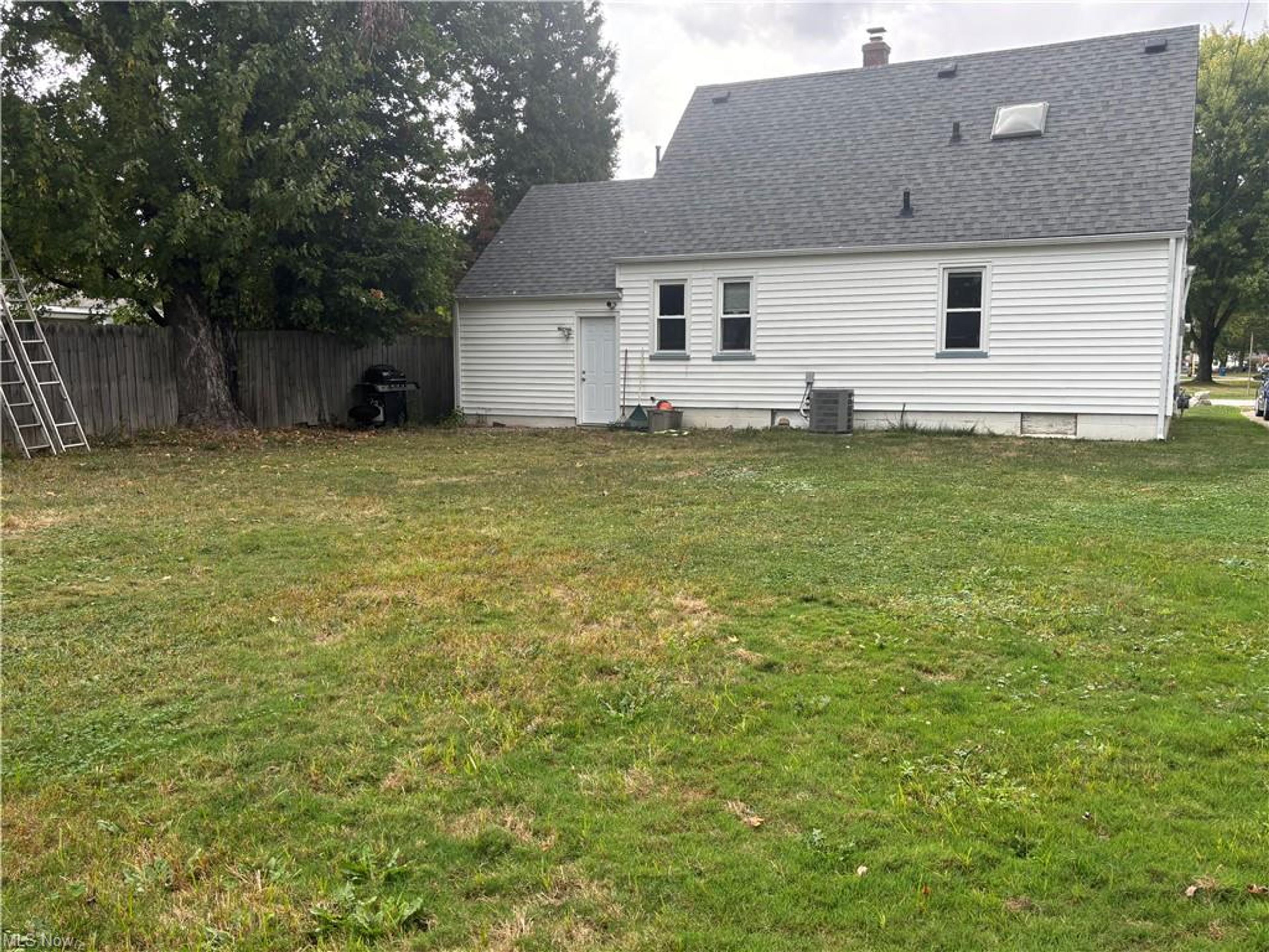 476 Woodstock Road, Eastlake - photo 22