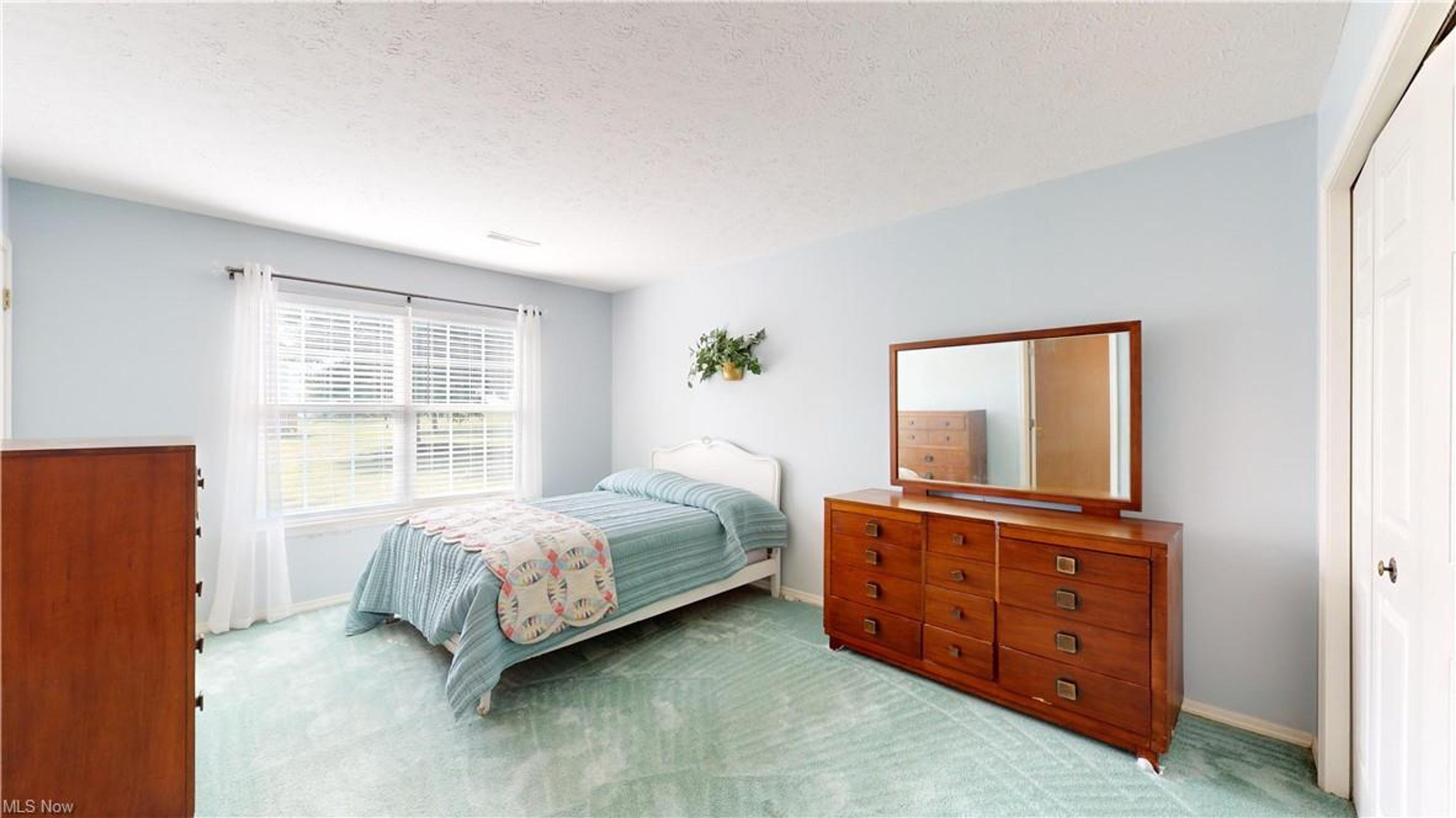 14725 Lakeview Drive, Middlefield - photo 16