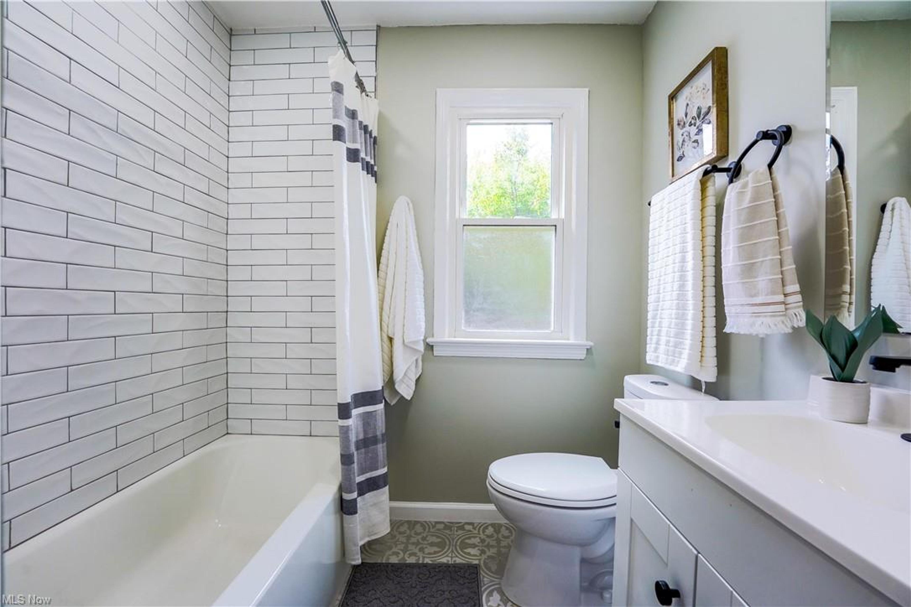 420 E 323rd Street, Willowick - photo 18