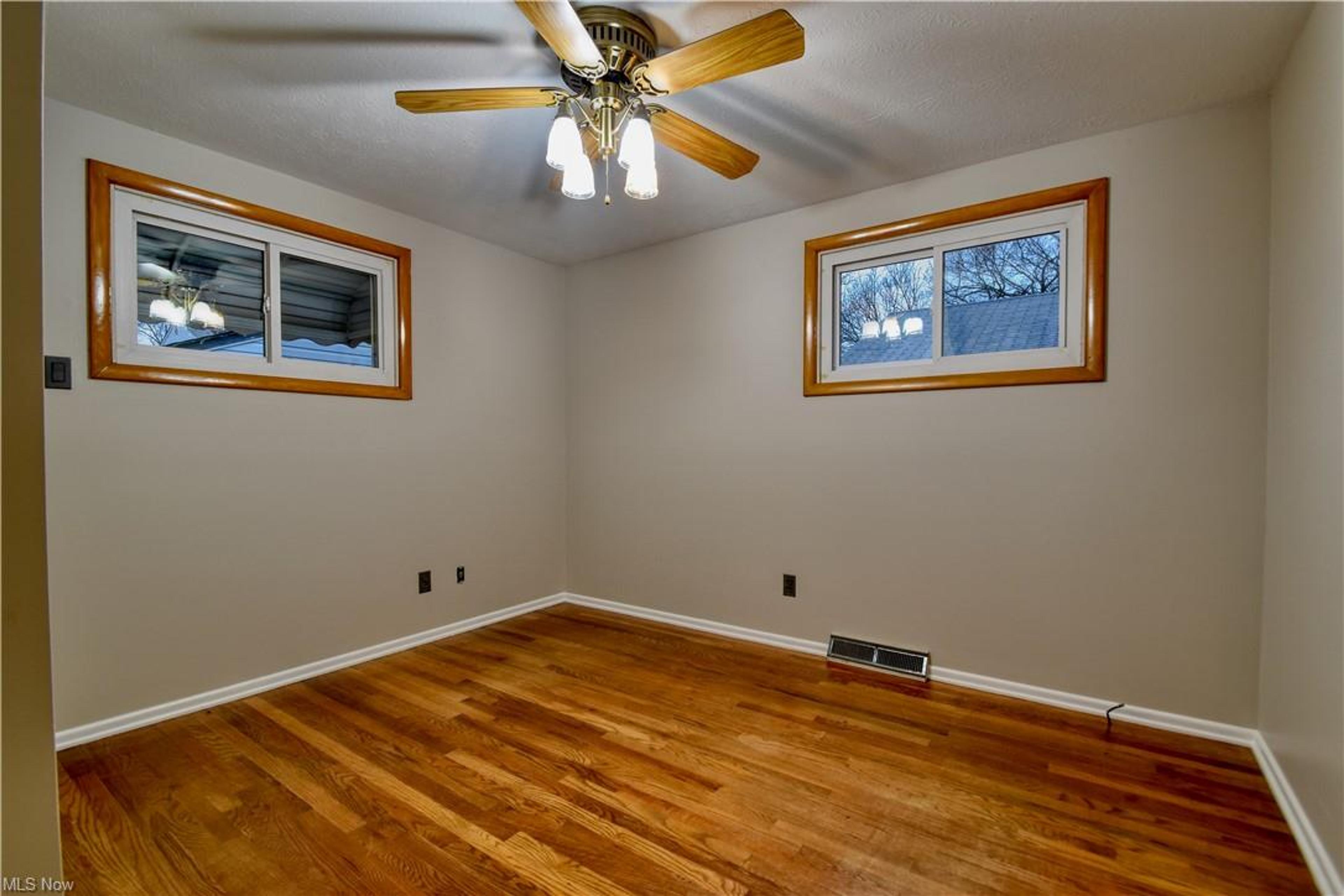 32868 Barbara Drive, Eastlake - photo 28