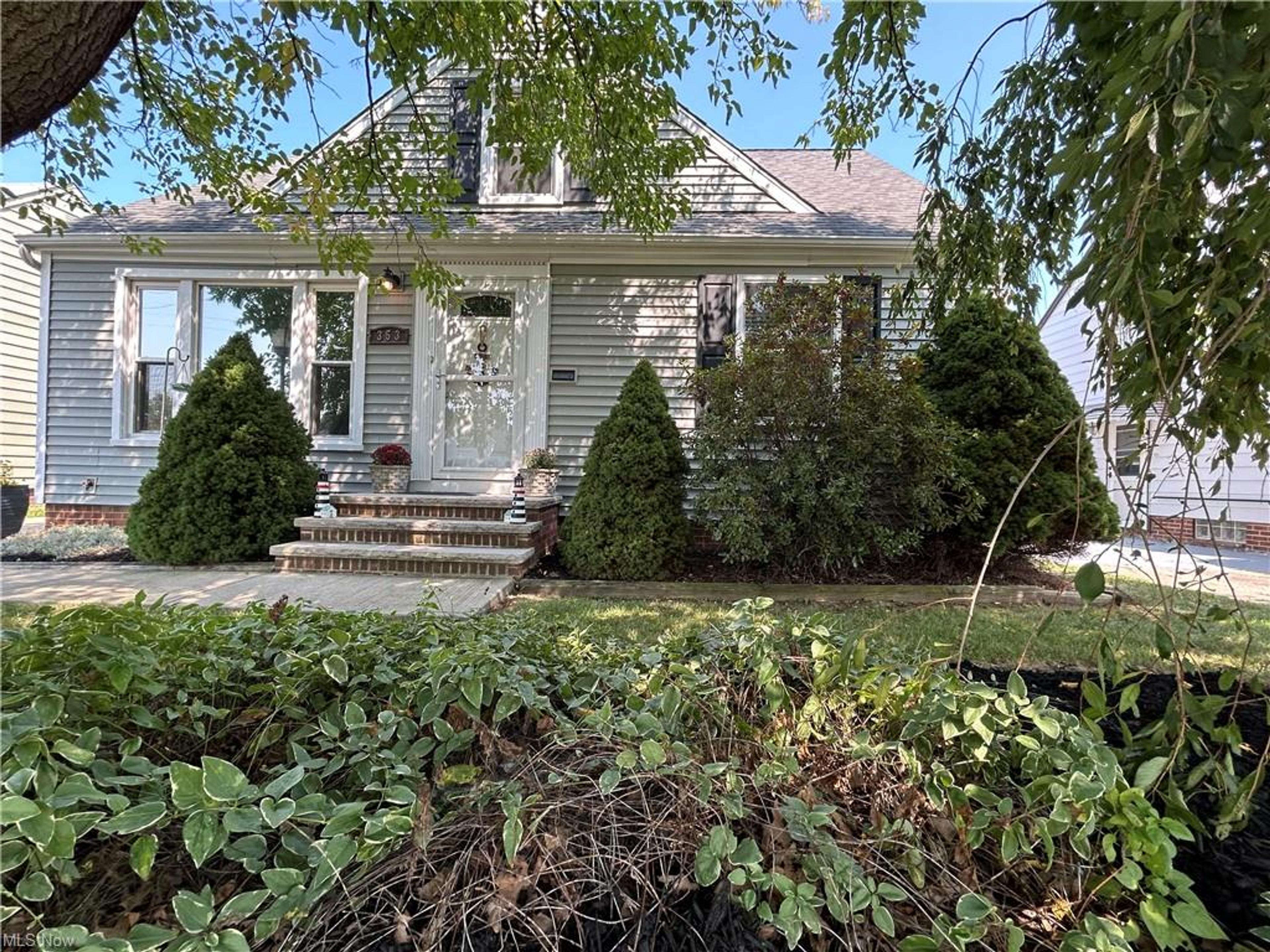 353 E 305th Street, Willowick - photo 31