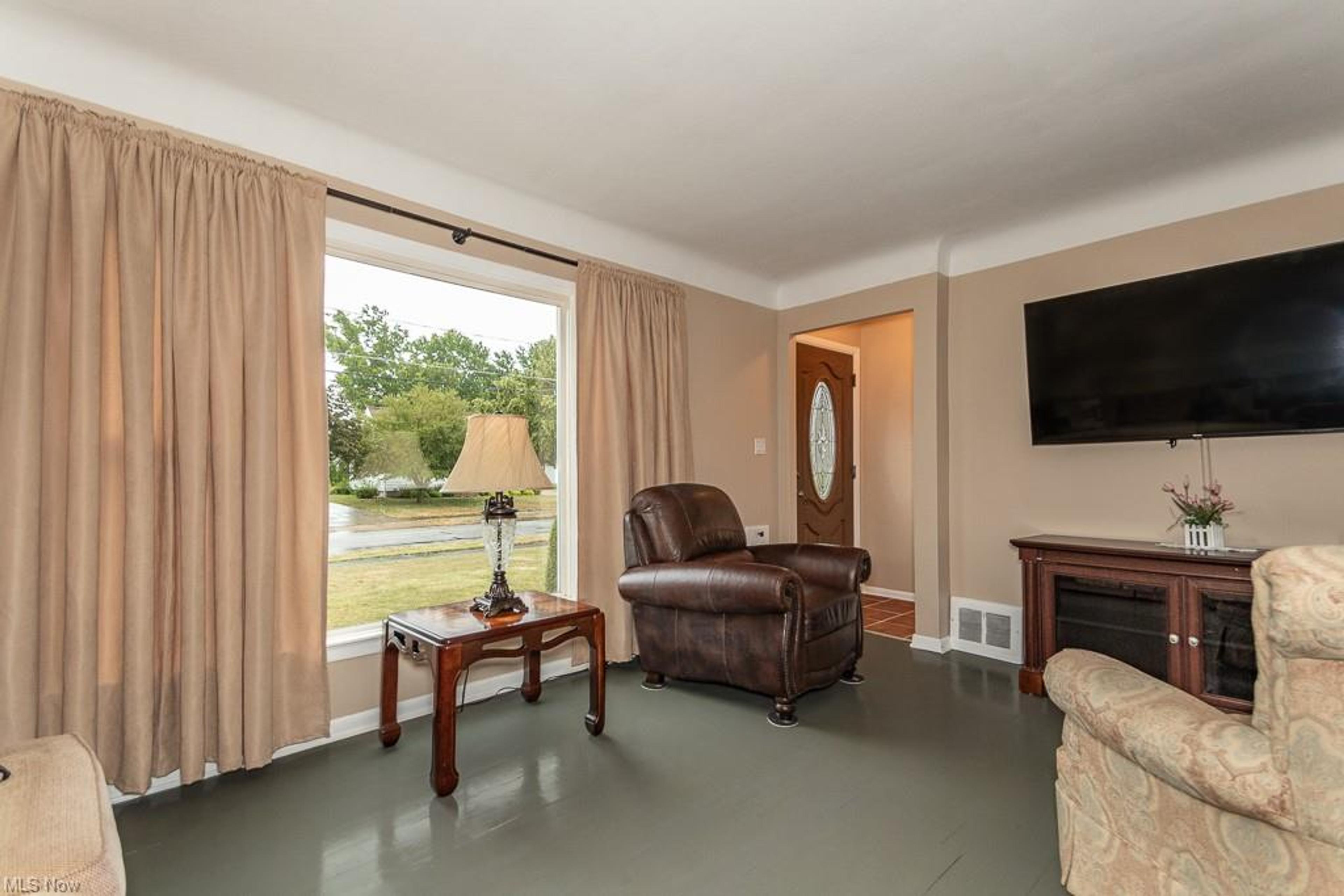 3828 E 365th Street, Willoughby - photo 25