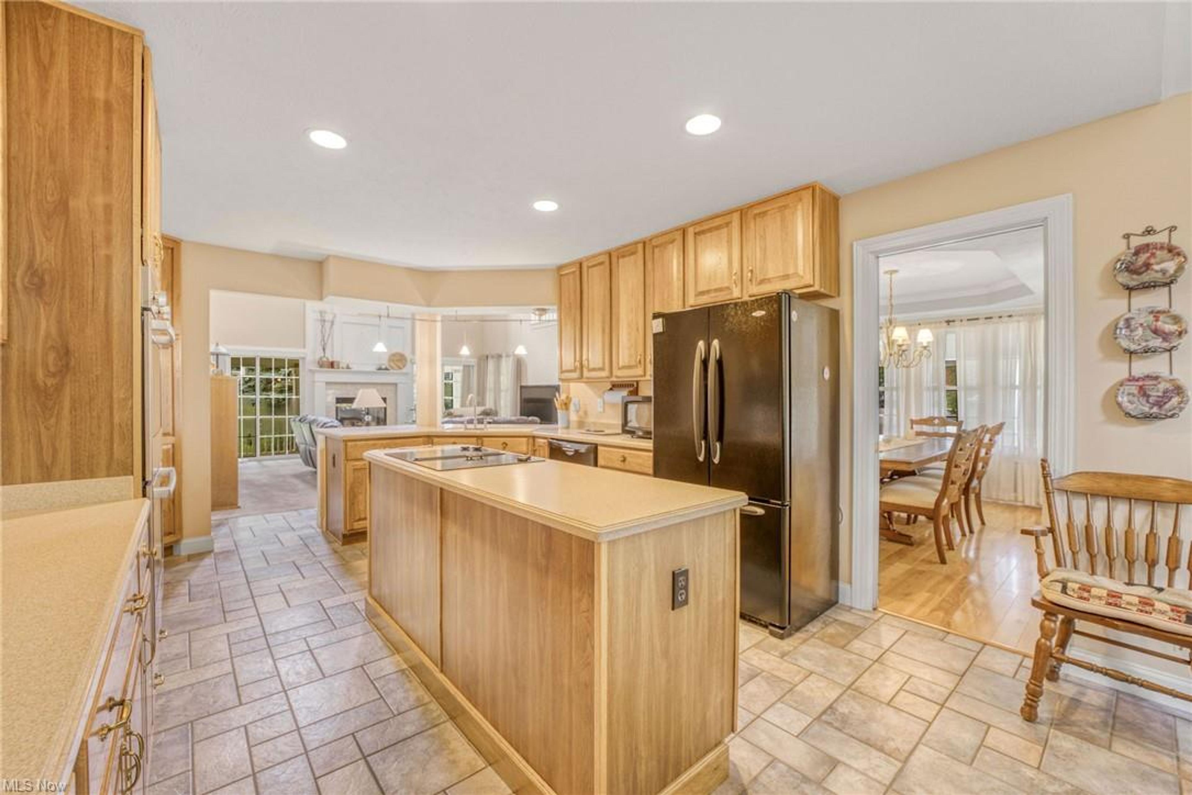 14588 Baird Street, Burton - photo 23