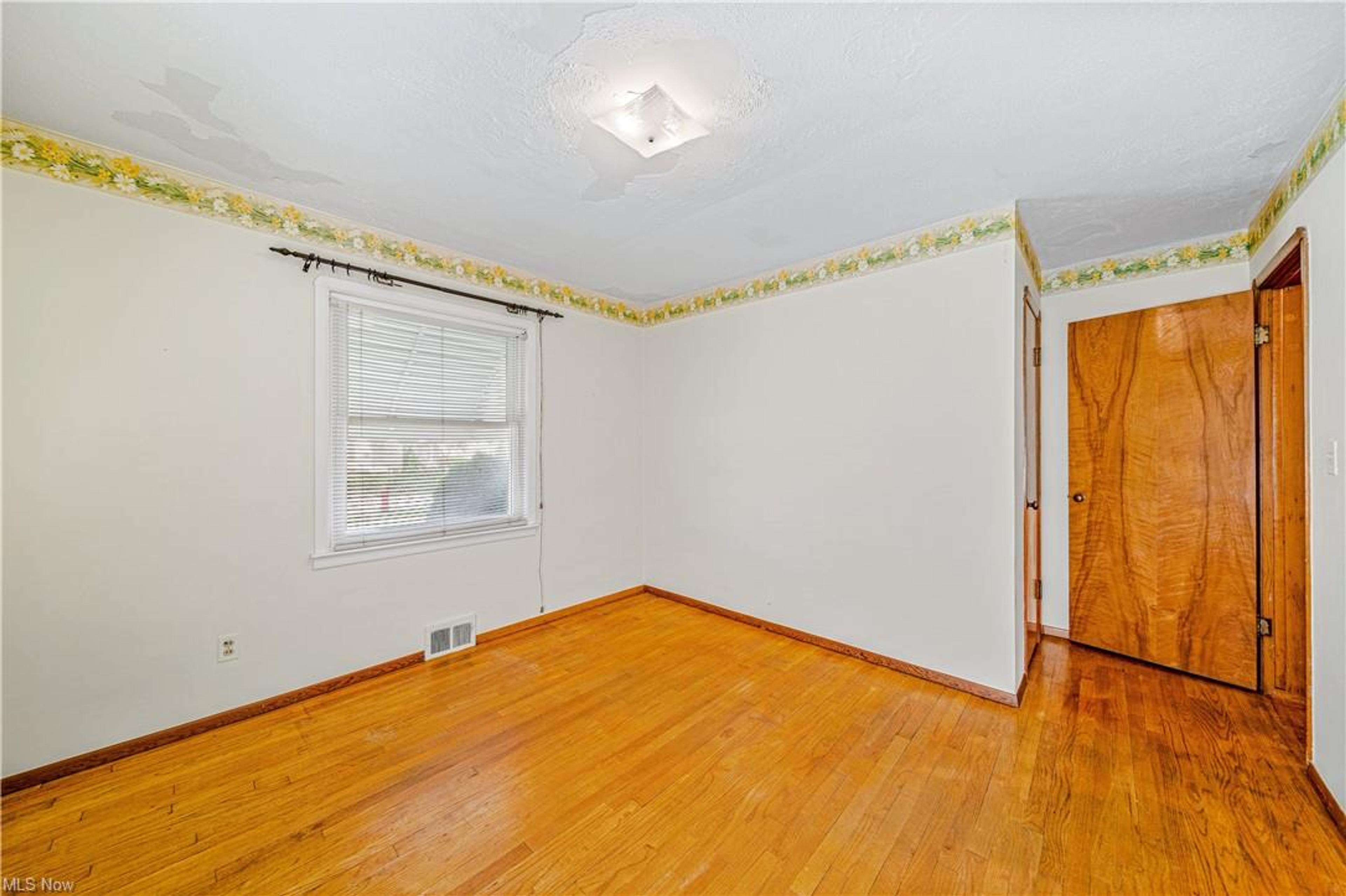 431 E 309th Street, Willowick - photo 5