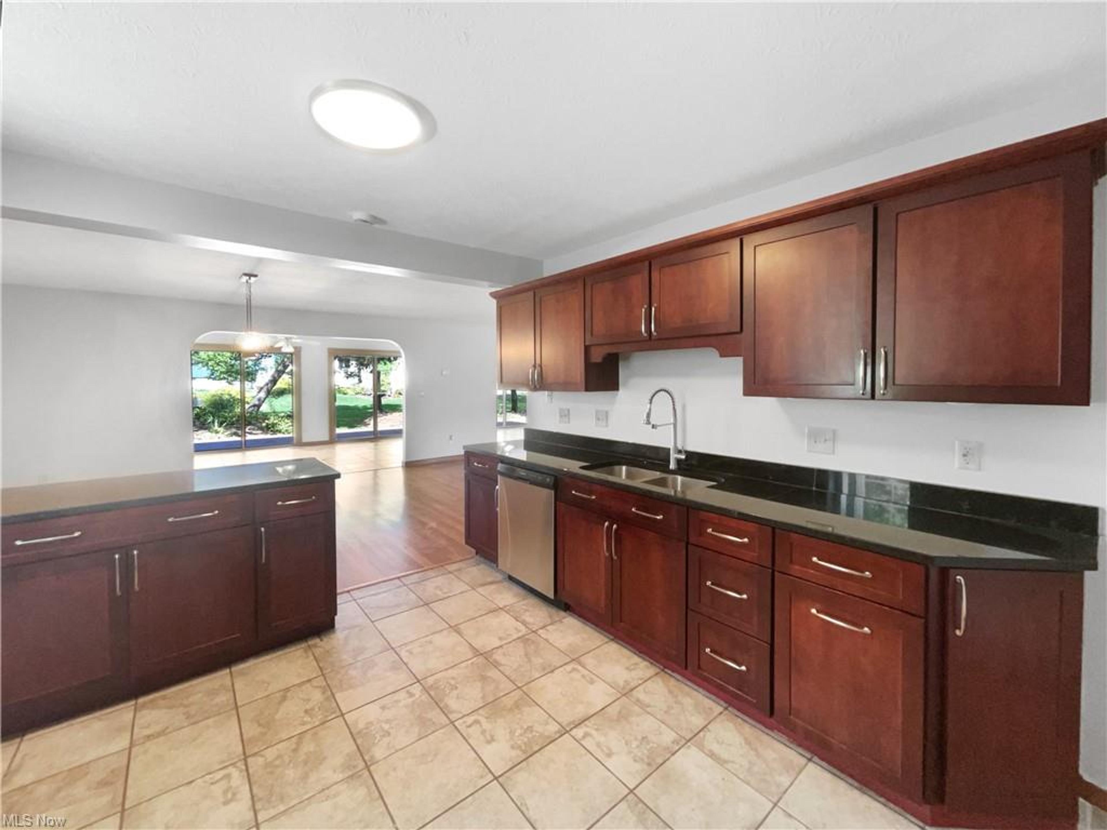 2154 Ridgebury Drive, Painesville - photo 8