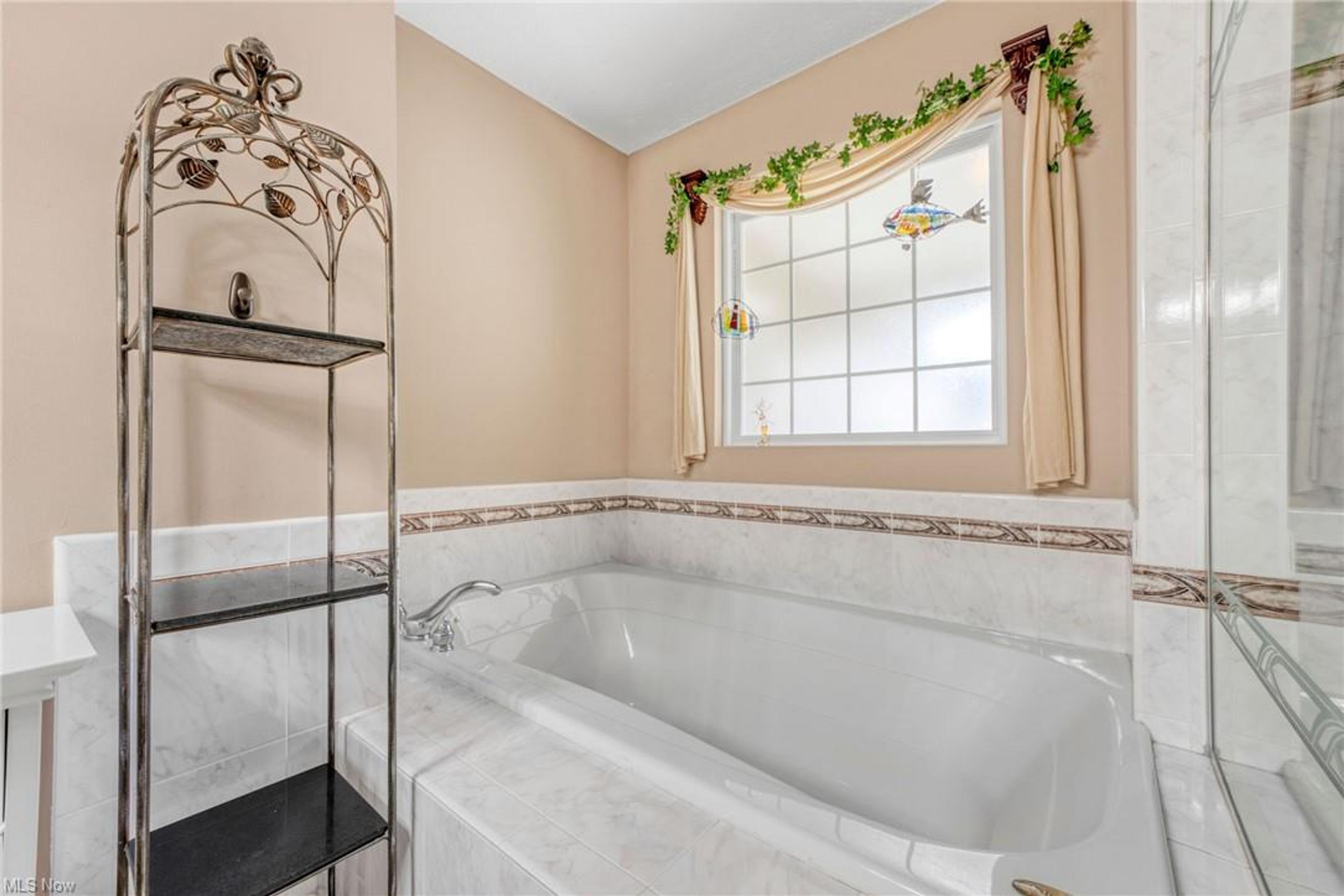 14588 Baird Street, Burton - photo 41