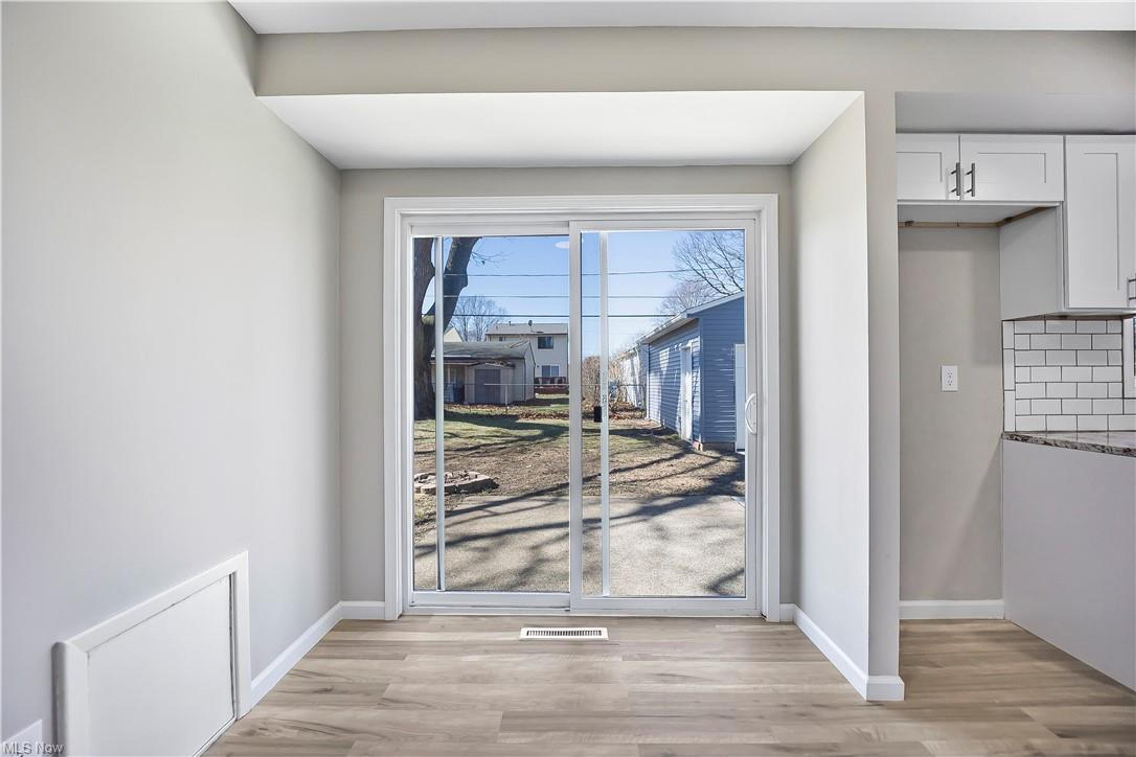 1008 Mohegan Trail, Willoughby - photo 5